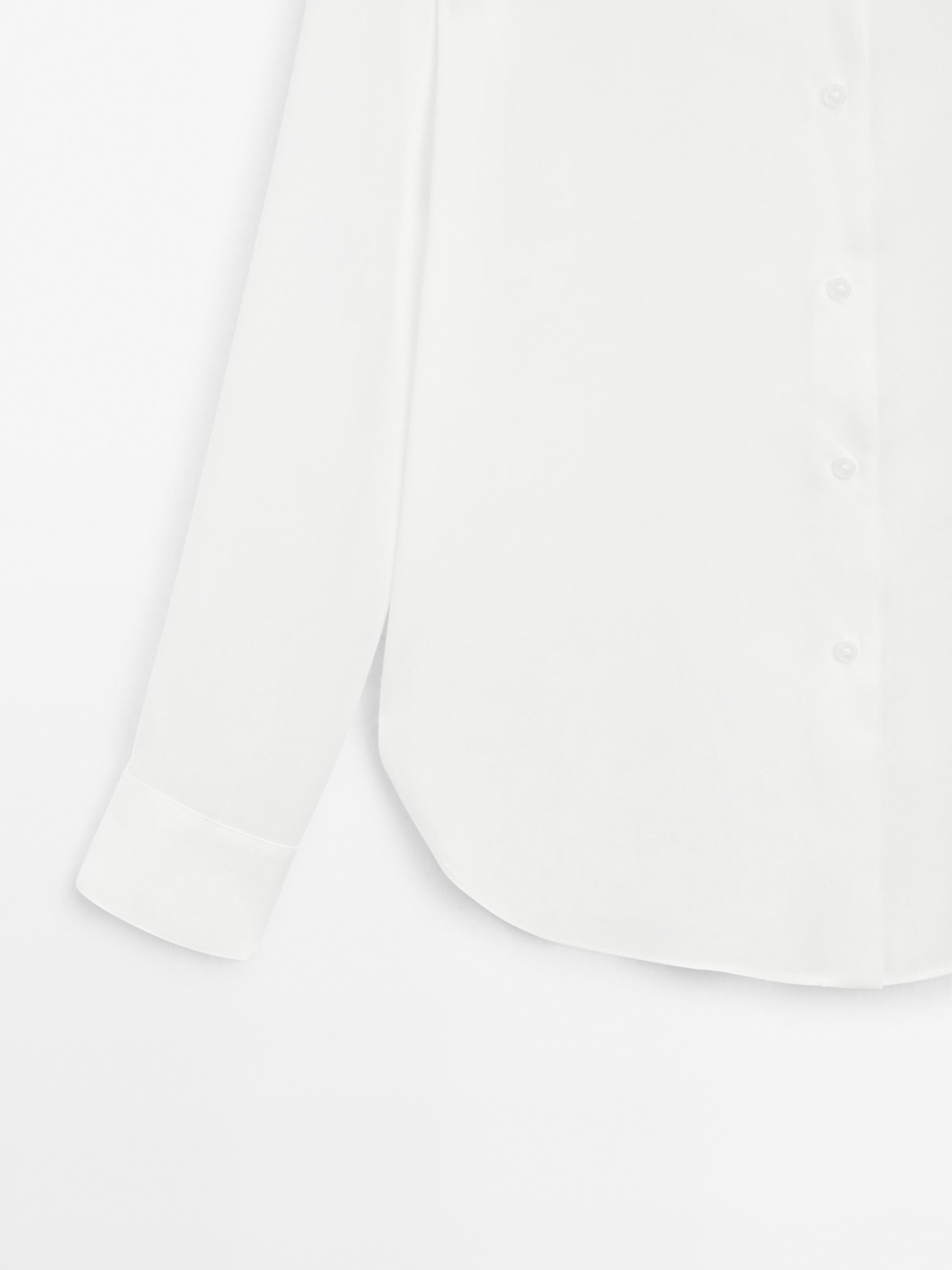 Flowing shirt with shirt collar