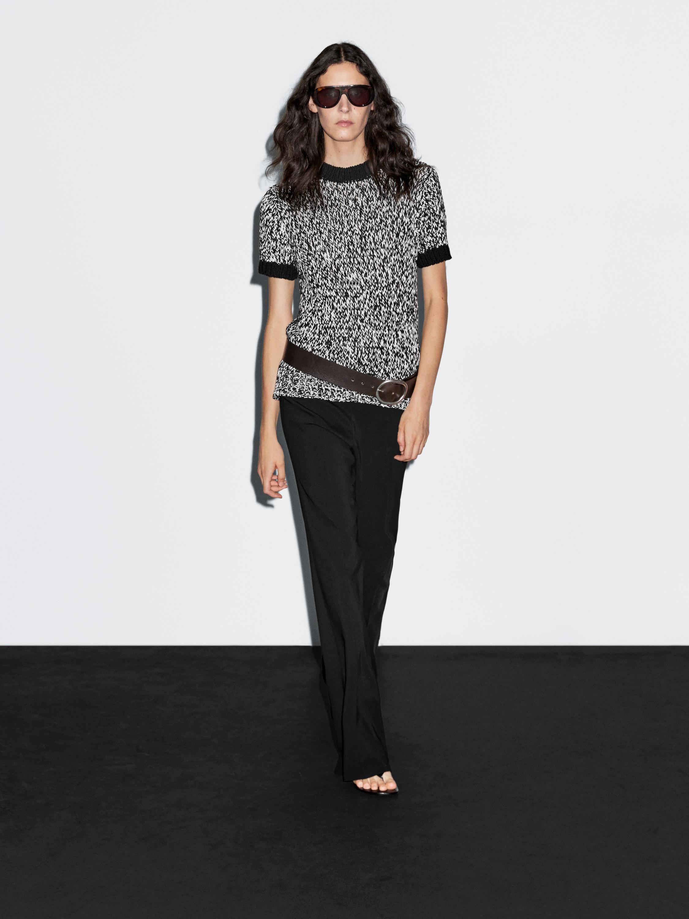 Short sleeve knit sweater
