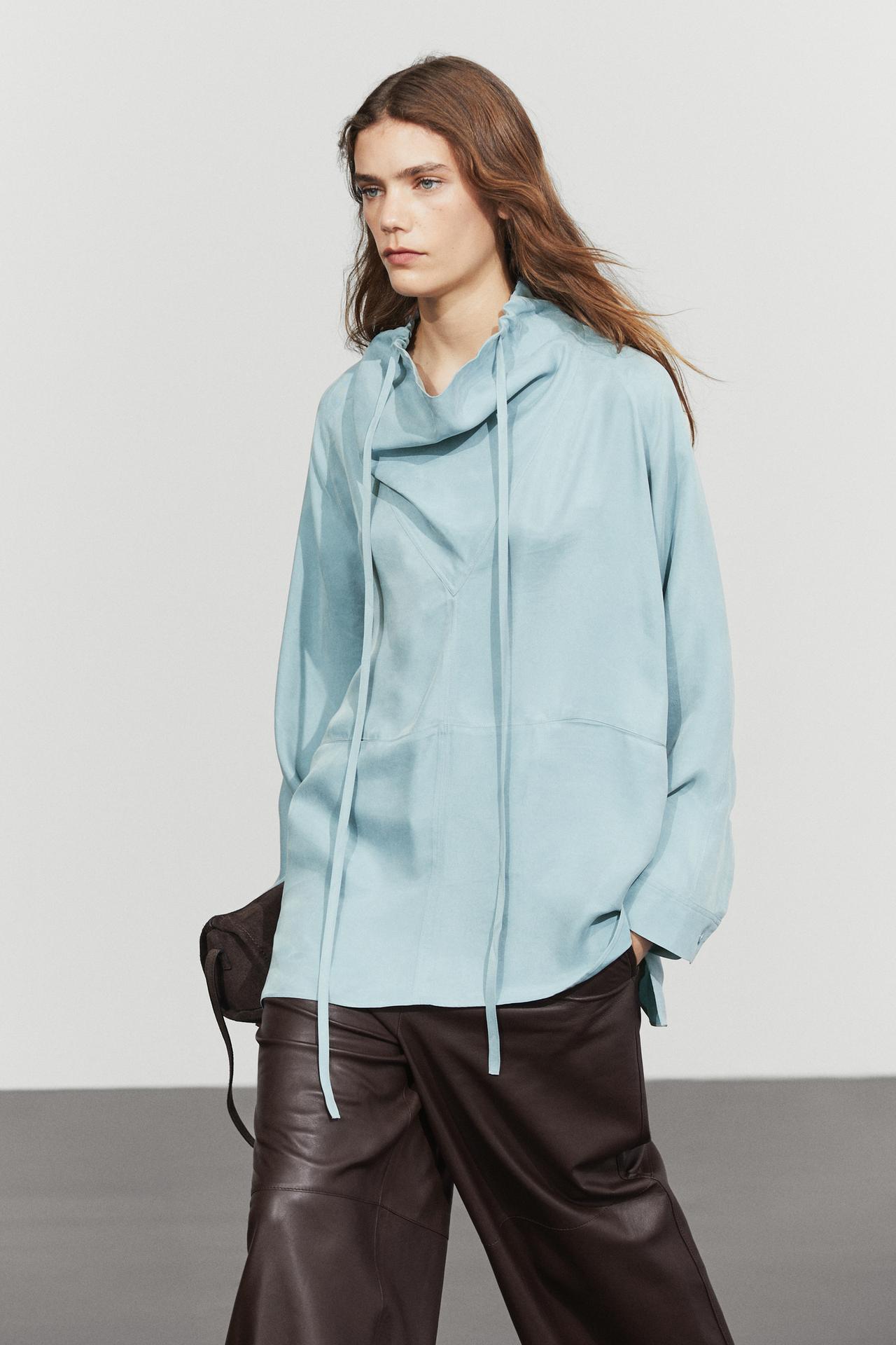 Flowy blouse with stand collar and drawstrings — GREY BLUE