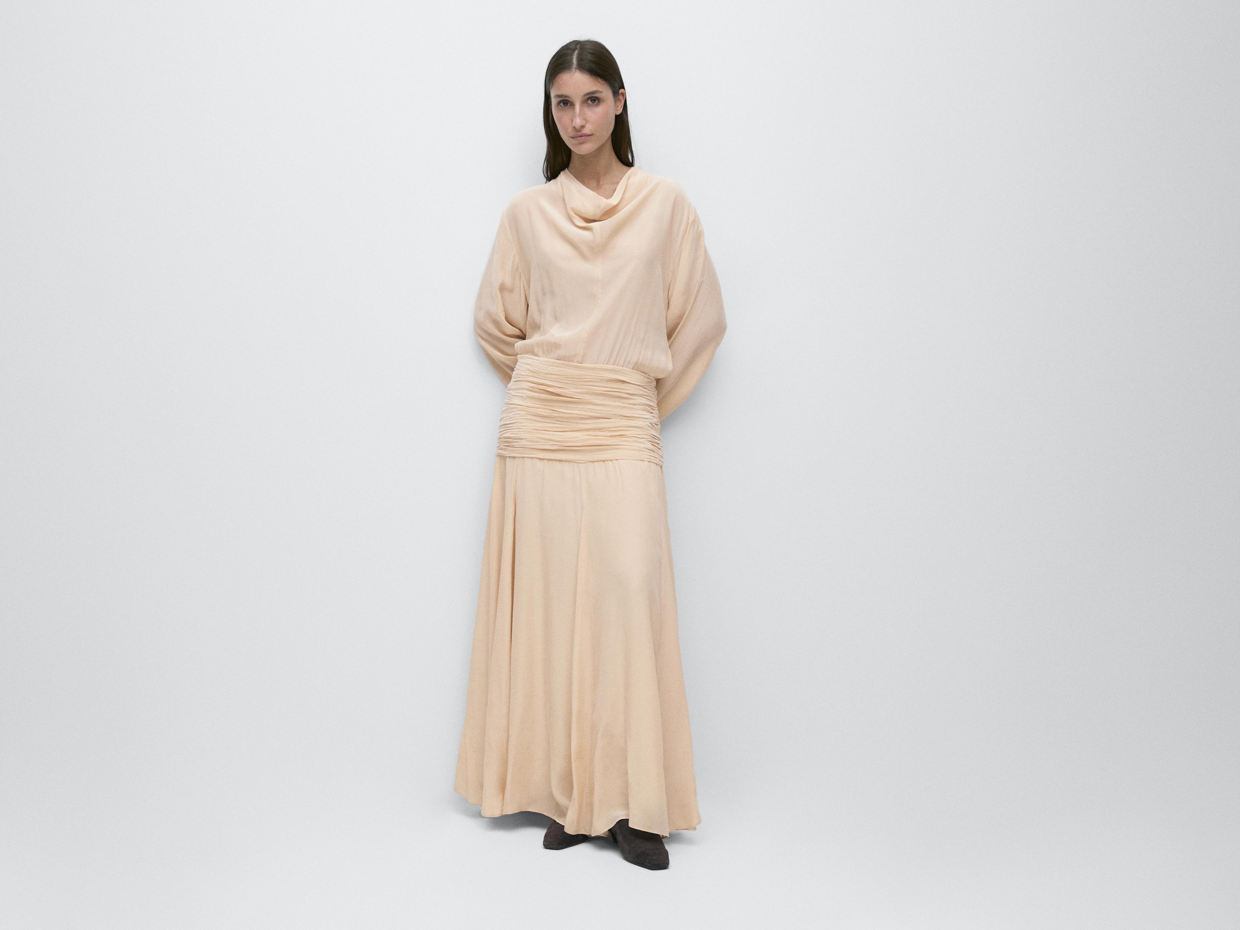 Long flowing dress with ruffle detail — CHAMPAGNE