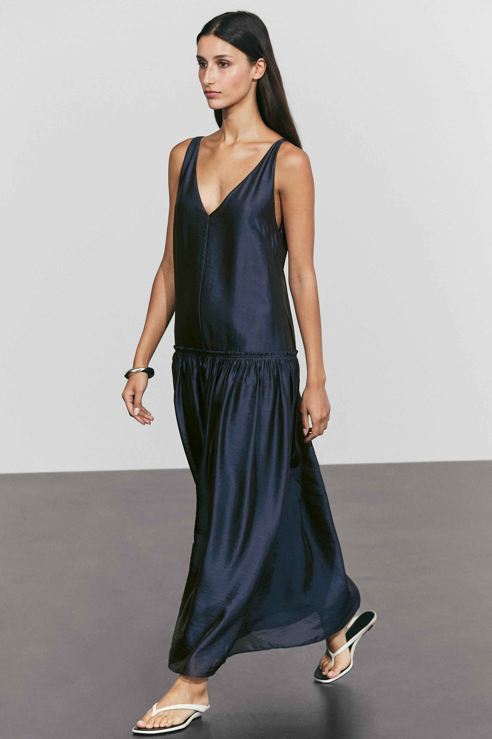 Flowing flared maxi dress
