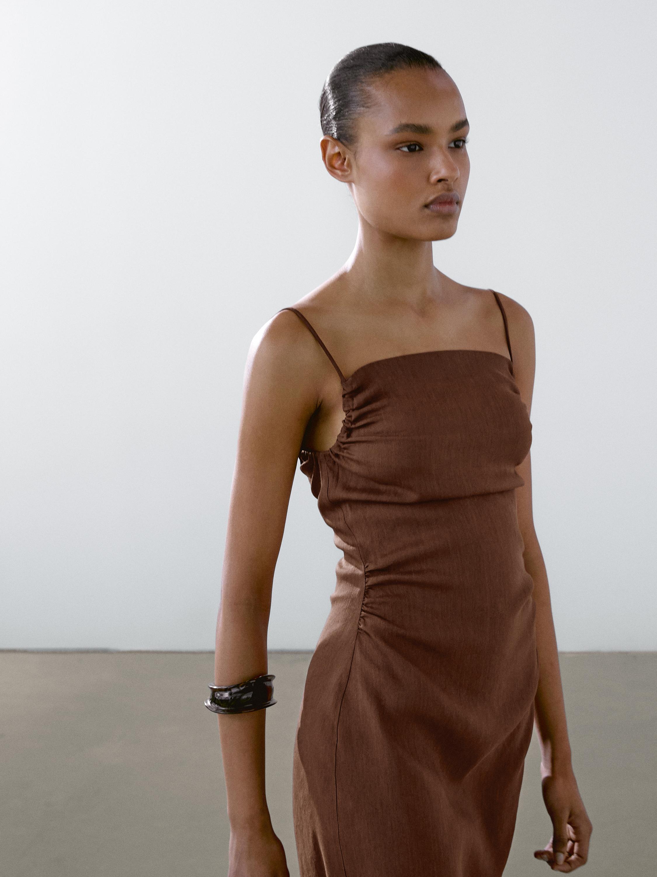 Robe midi froncée en lin mélangé