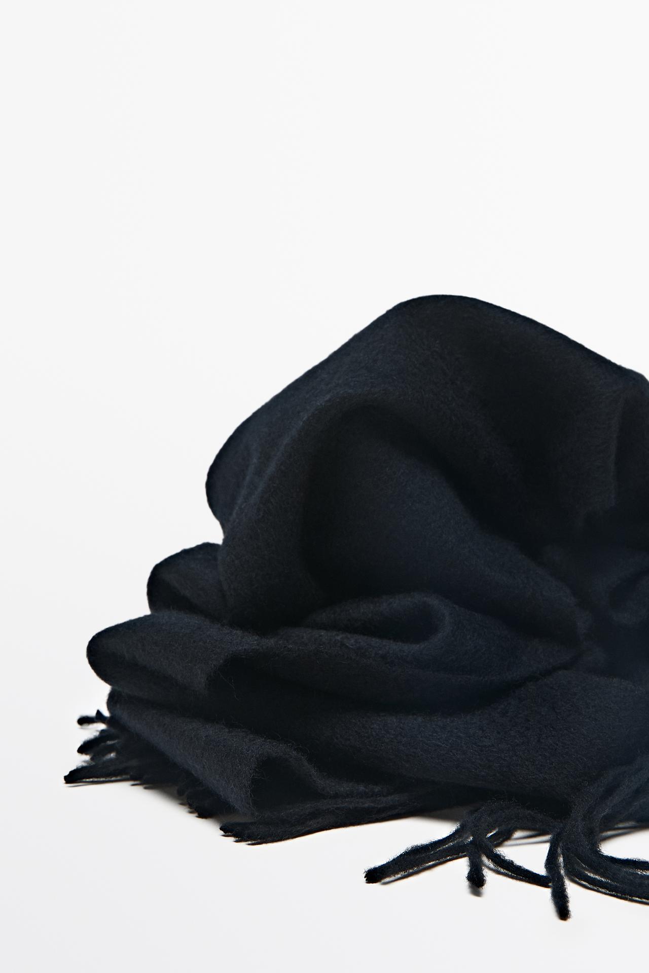 Fringed 100% cashmere knit scarf — BLACK