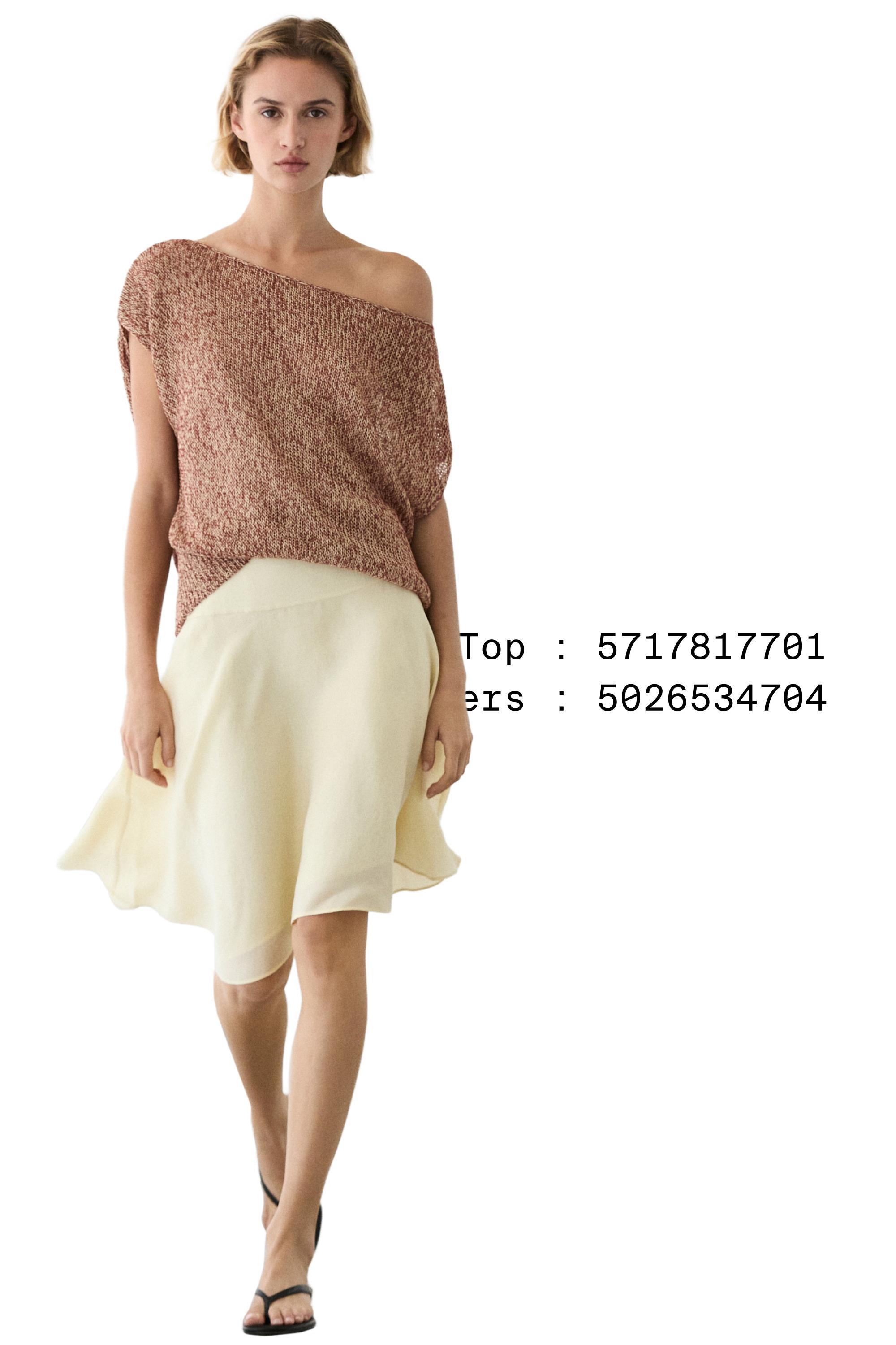 Cotton blend knit top with ribbed hem — RUSSET
