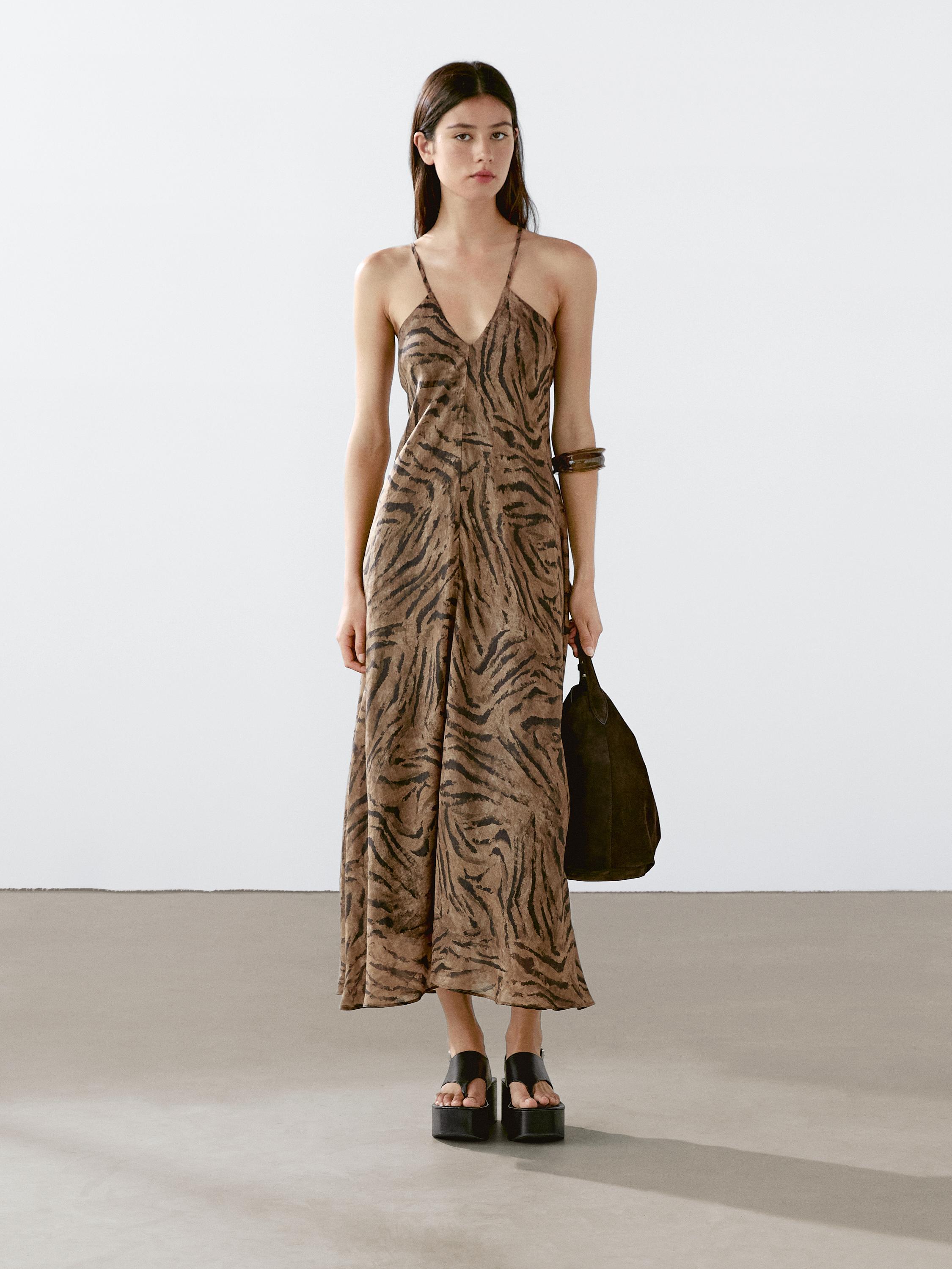Langes Kleid aus Ramiemischgewebe mit Animalprint