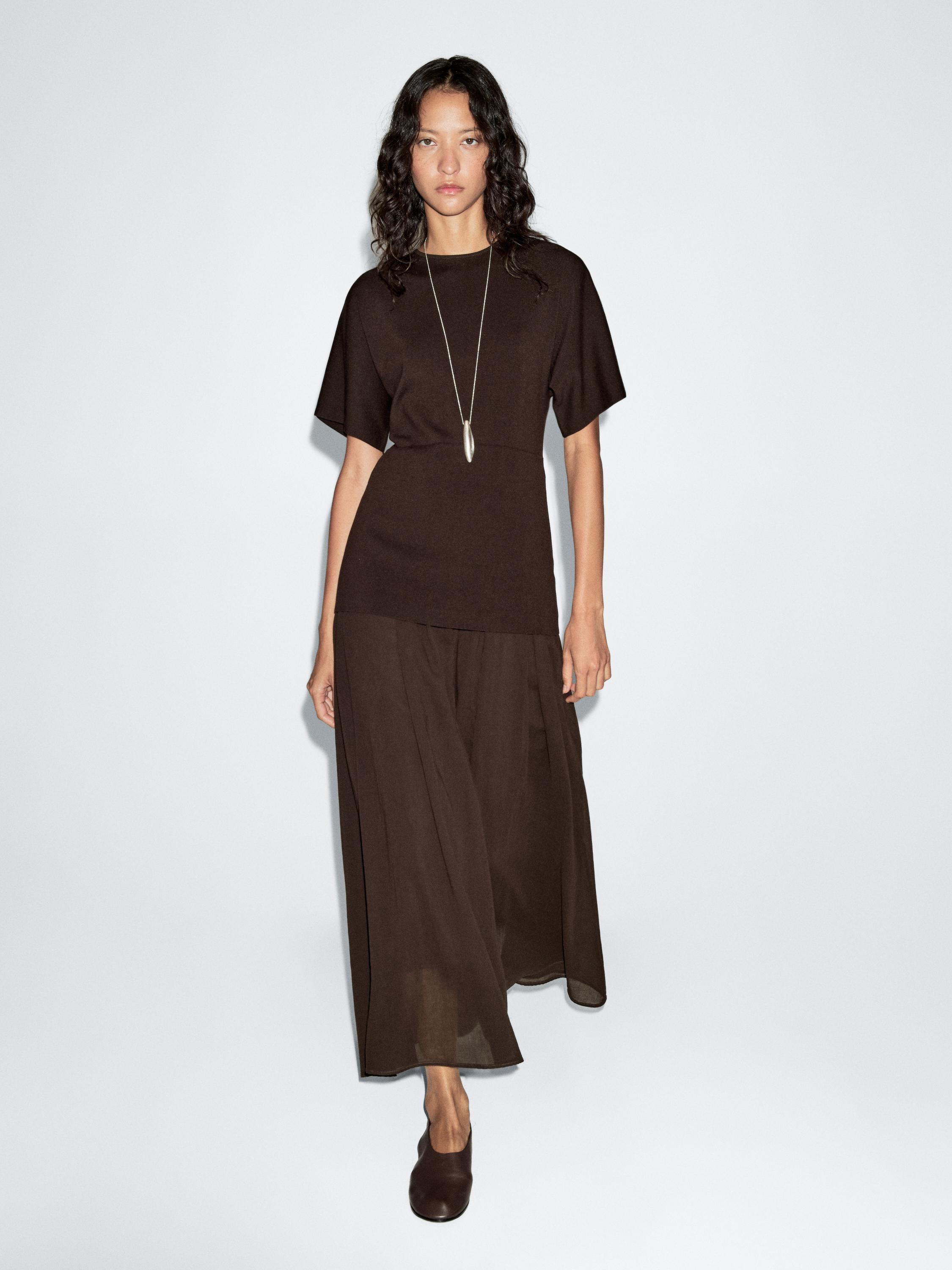 Knit dress with contrast gathered detail