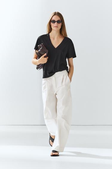 Flowing V-neck T-shirt — BLACK 1
