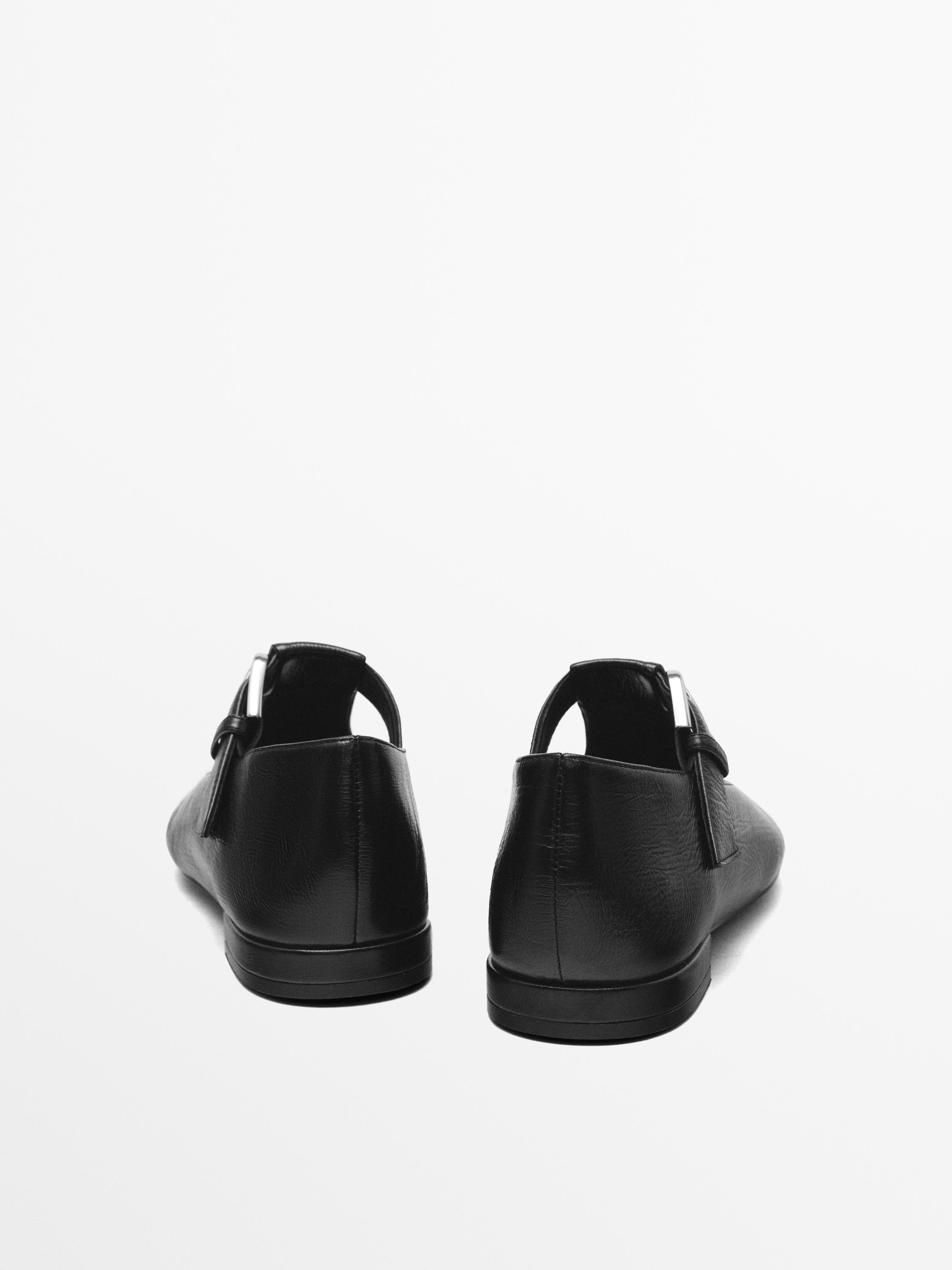 Chaussures plates bride boucle