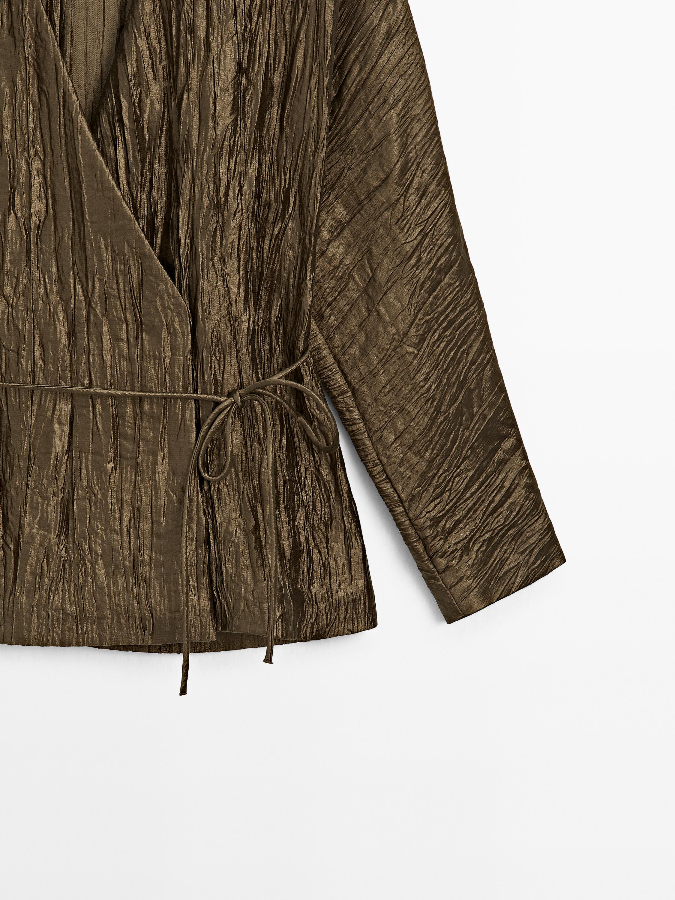 Kimono with tie and metallic fabric detail
