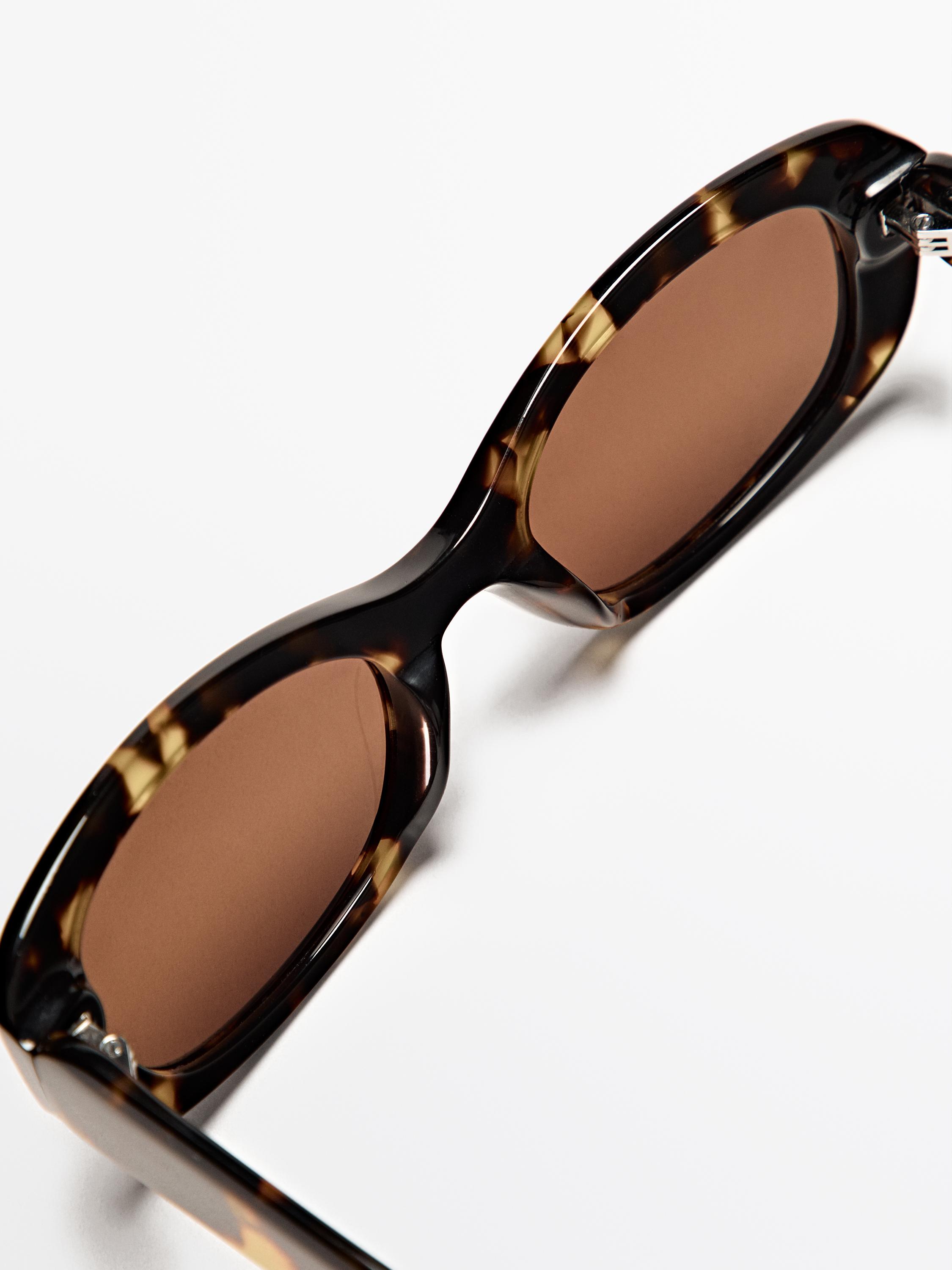 Oval sunglasses
