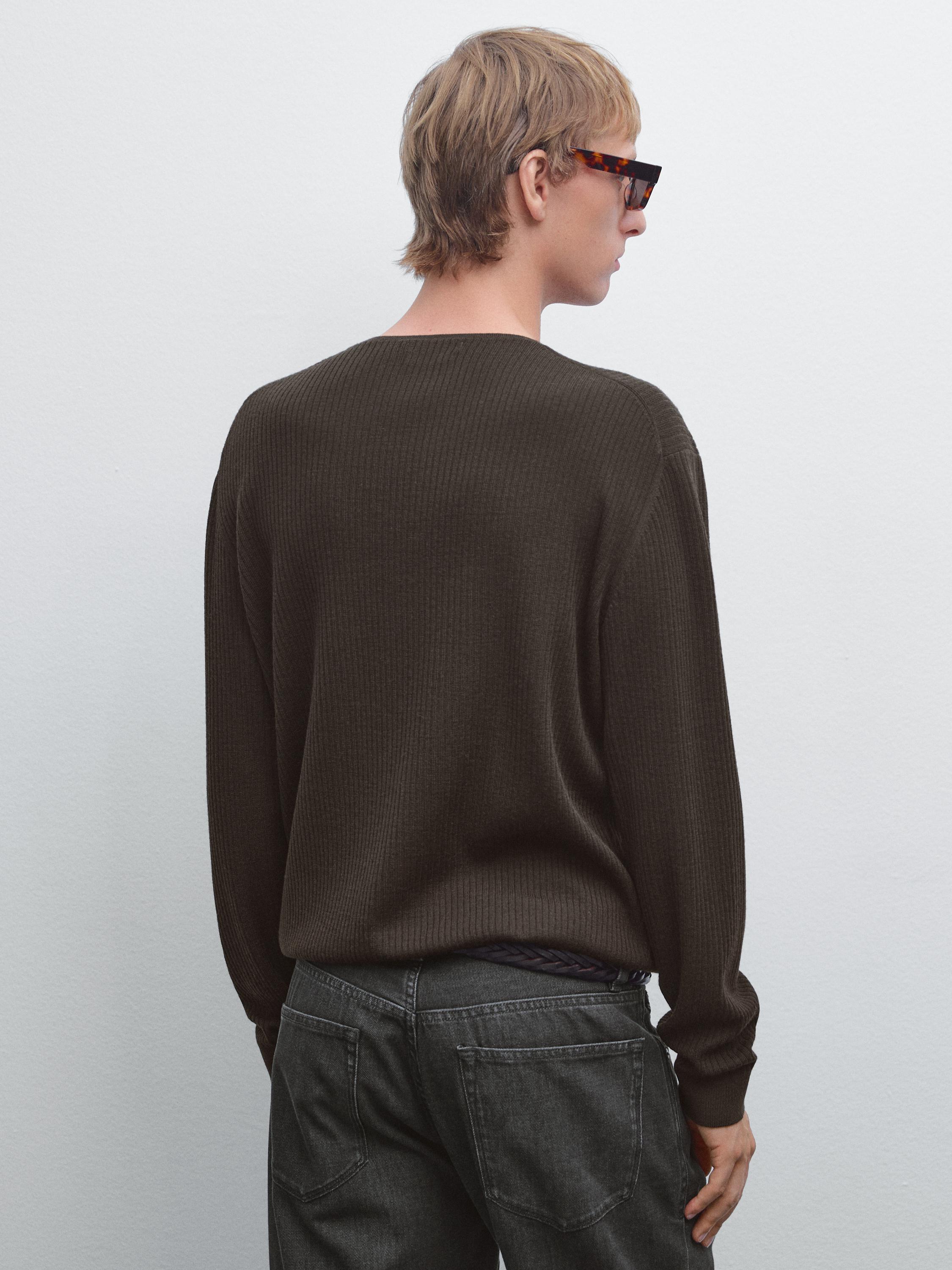 Merino wool crew neck knit sweater