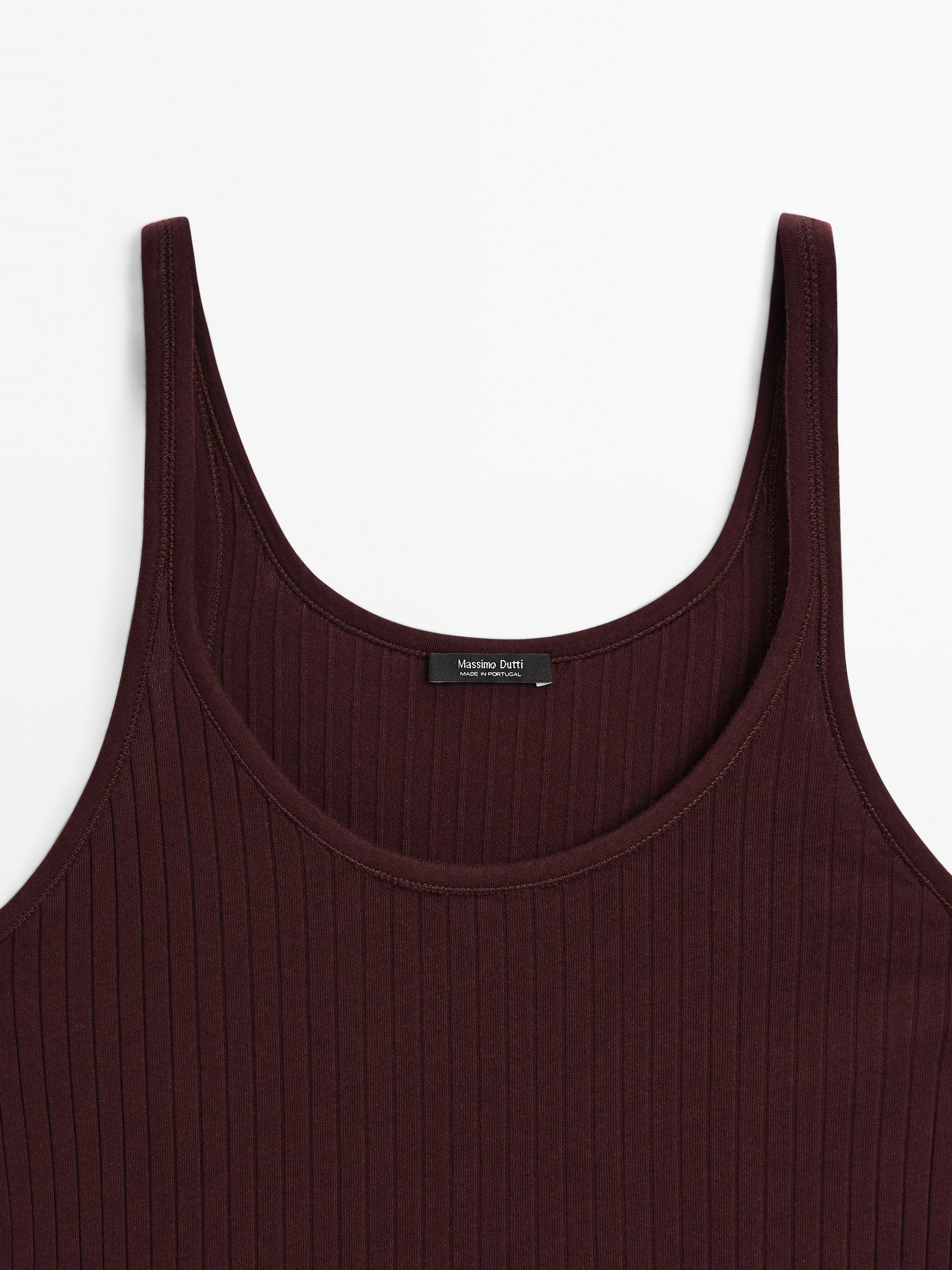 Sleeveless 100% cotton knit T-shirt