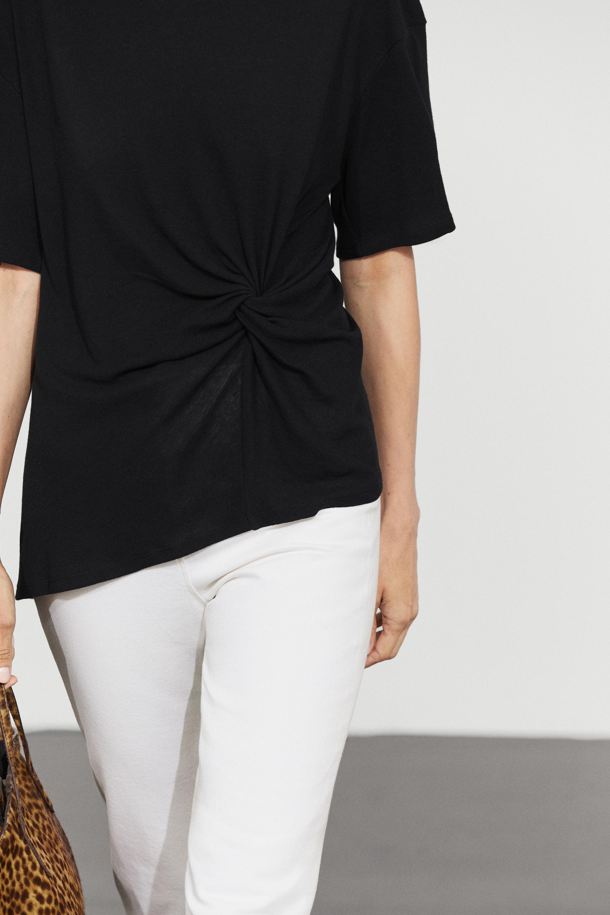 Asymmetric knot-detail T-shirt — BLACK