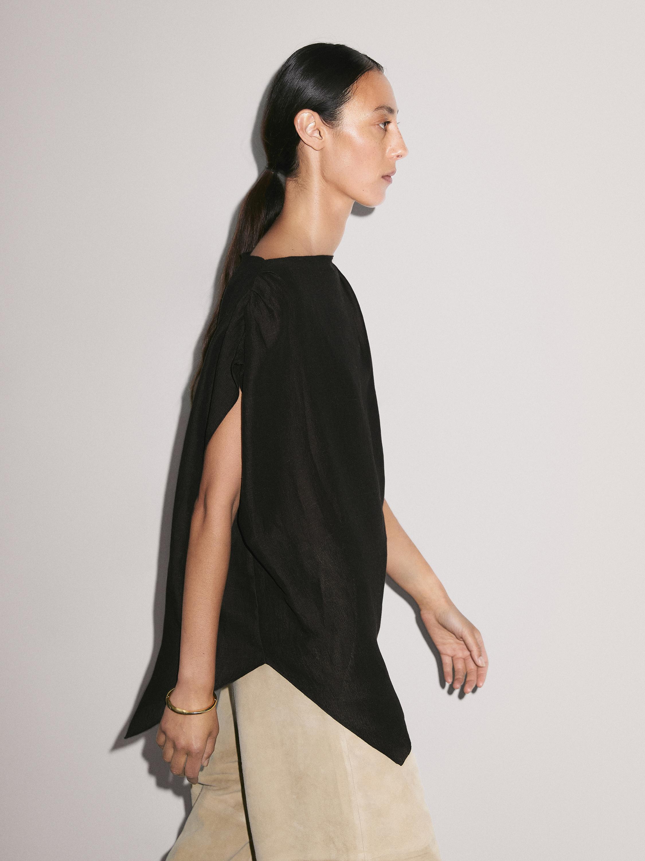 Camicetta con spilla in misto lino