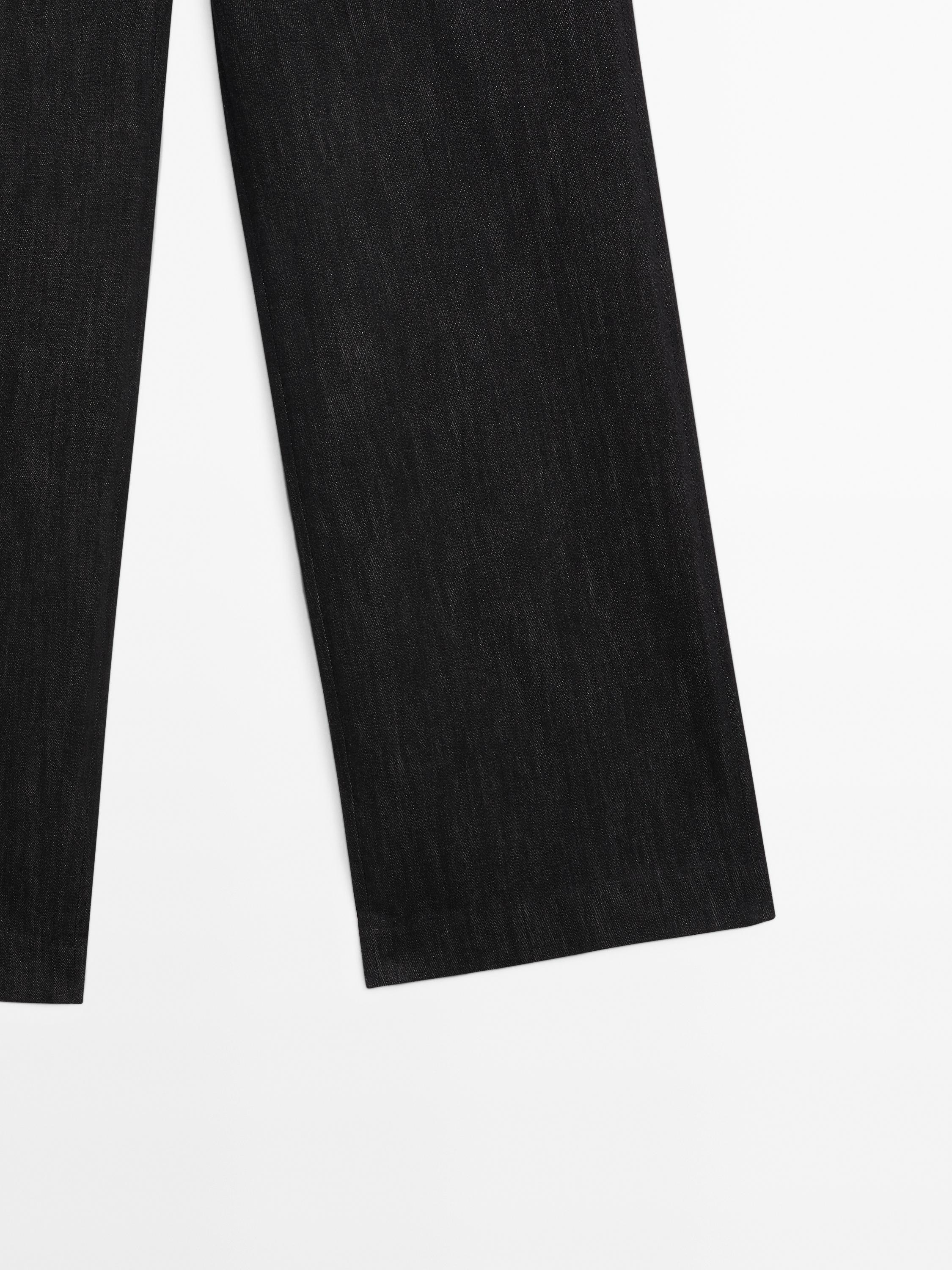 Mid-rise straight-leg comfort jeans