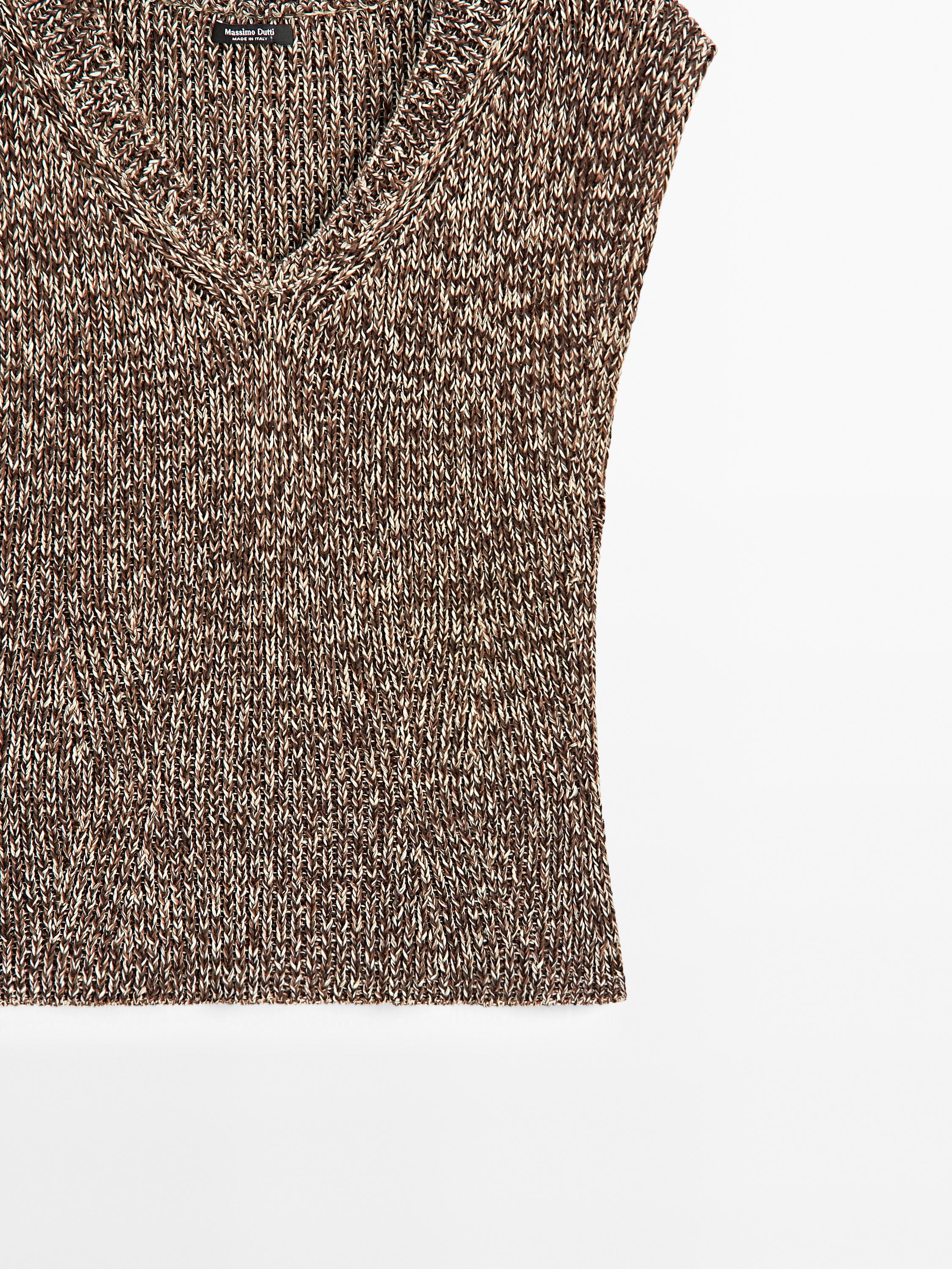 Mouliné cotton V-neck top