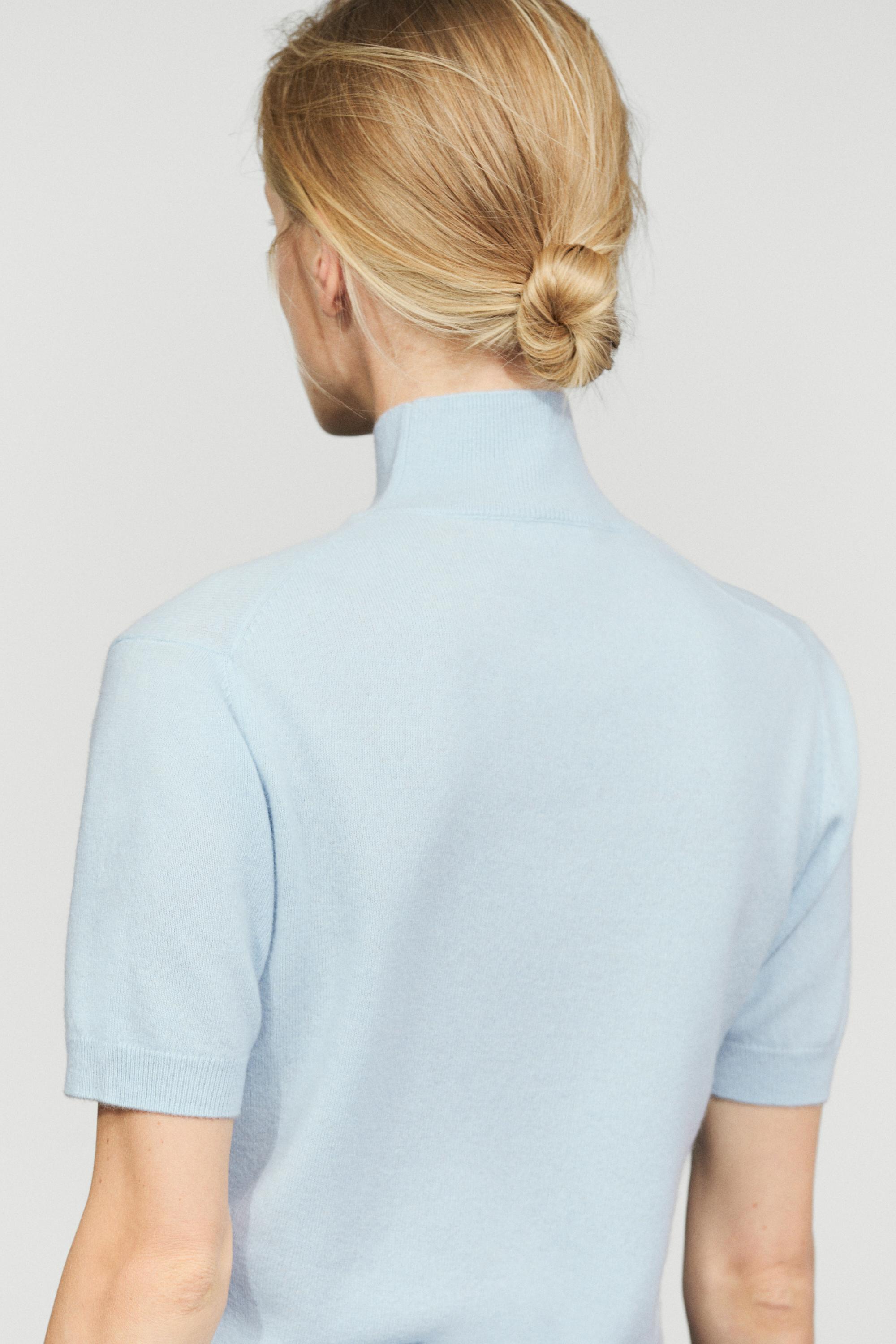 Wool-cashmere blend short sleeve knit sweater — SKY BLUE