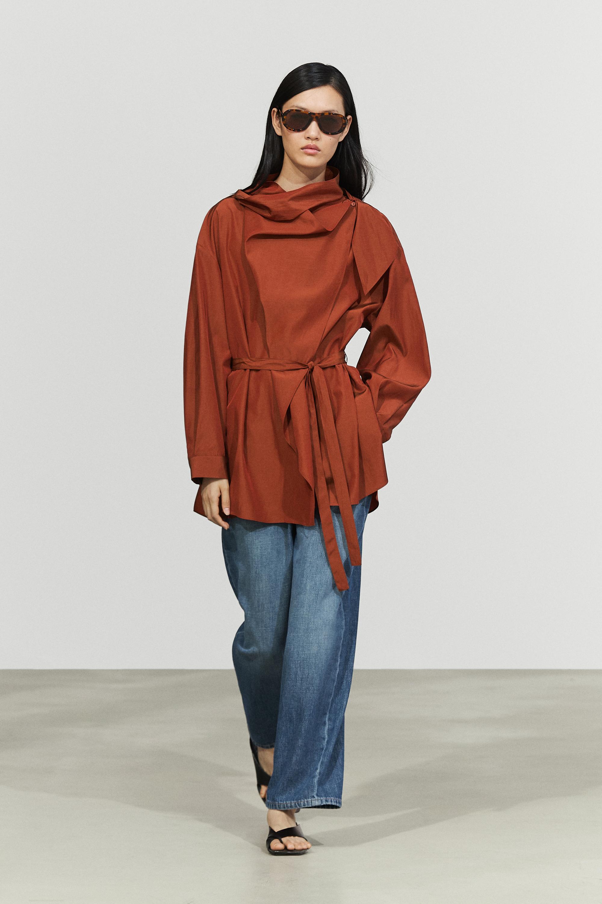 Mid-waist cropped wide-leg jeans