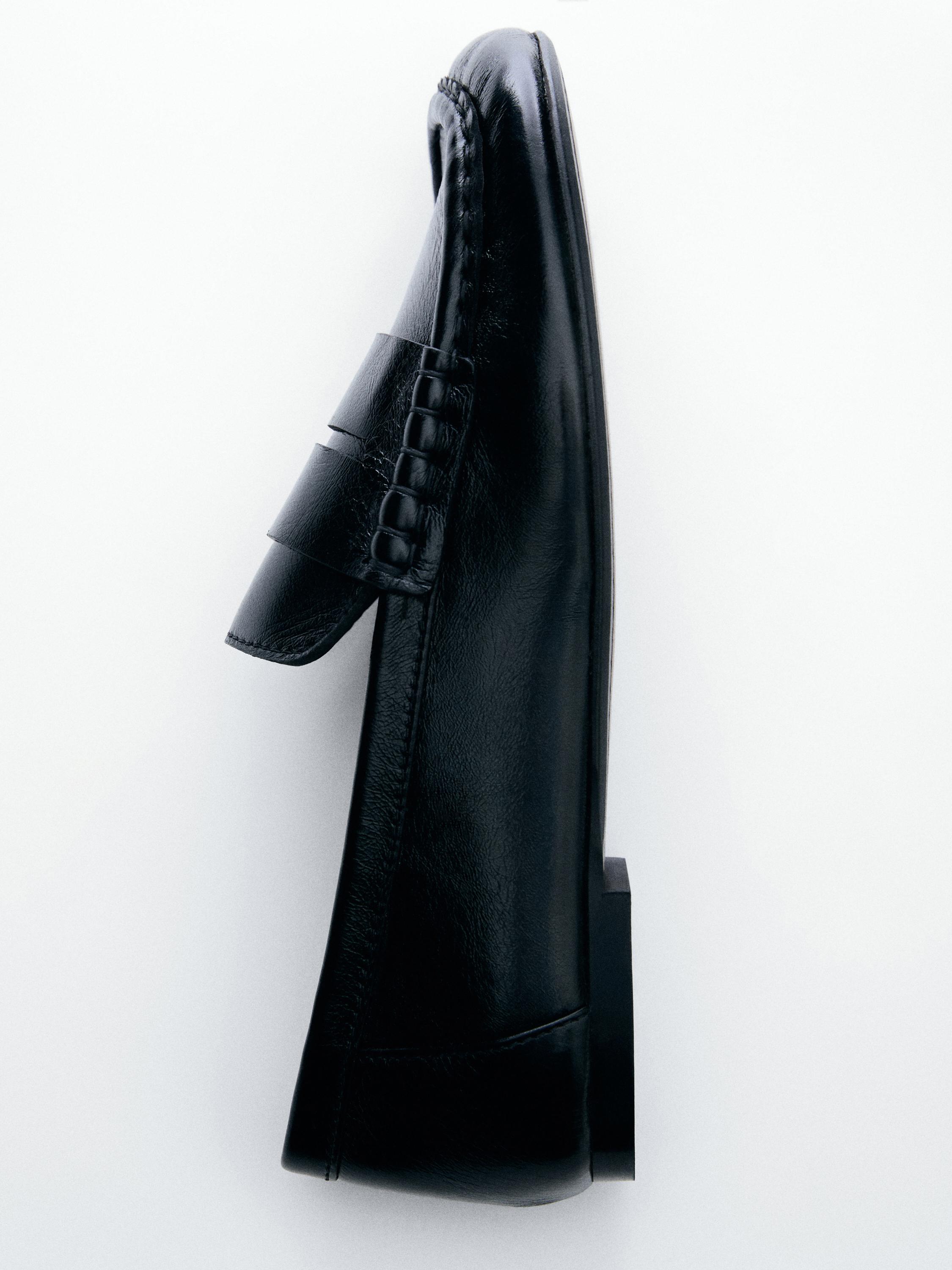 Skórzane mokasyny z poprzecznym paskiem