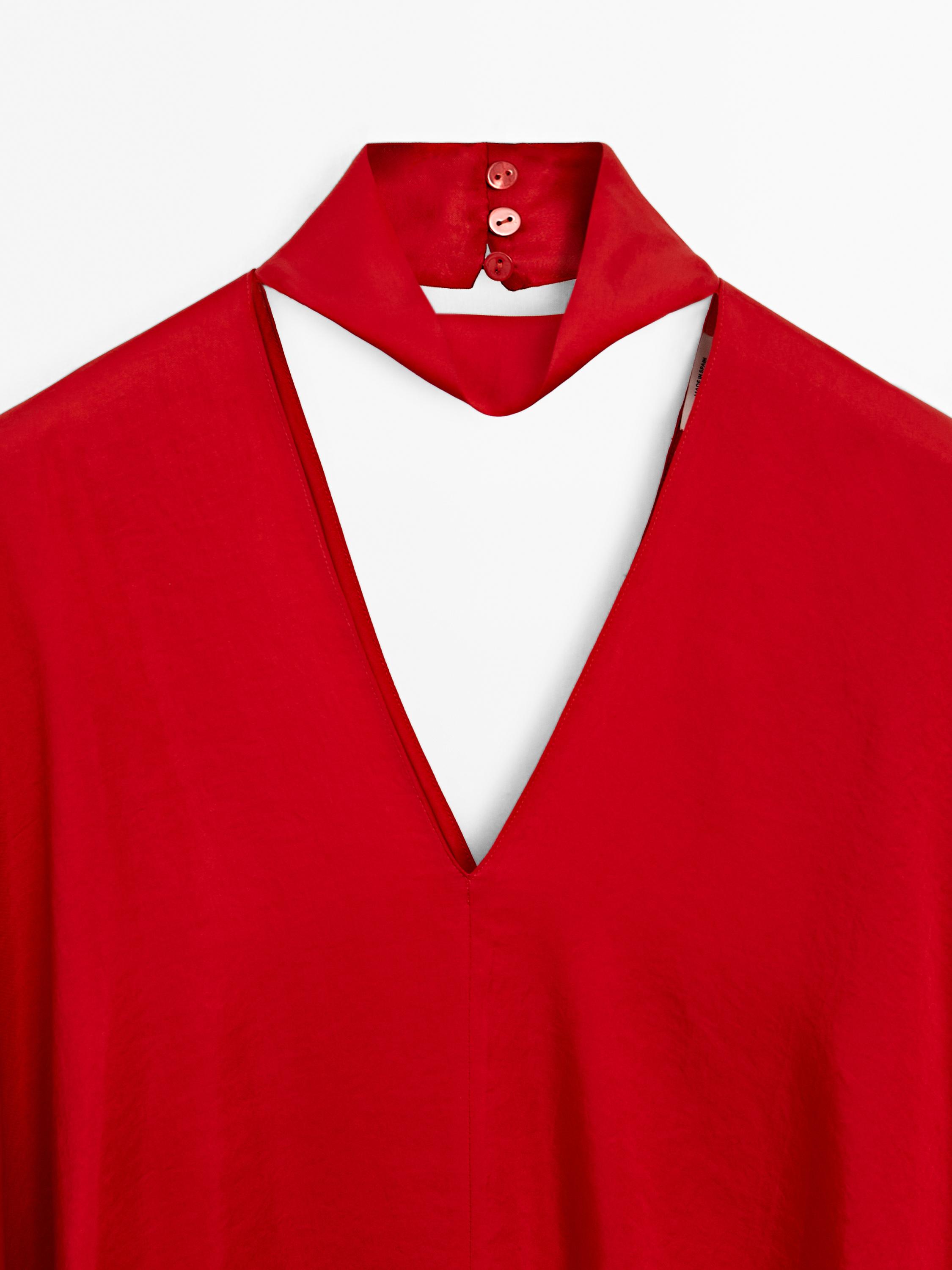 Blusa fluida cuello y escote pico - STUDIO