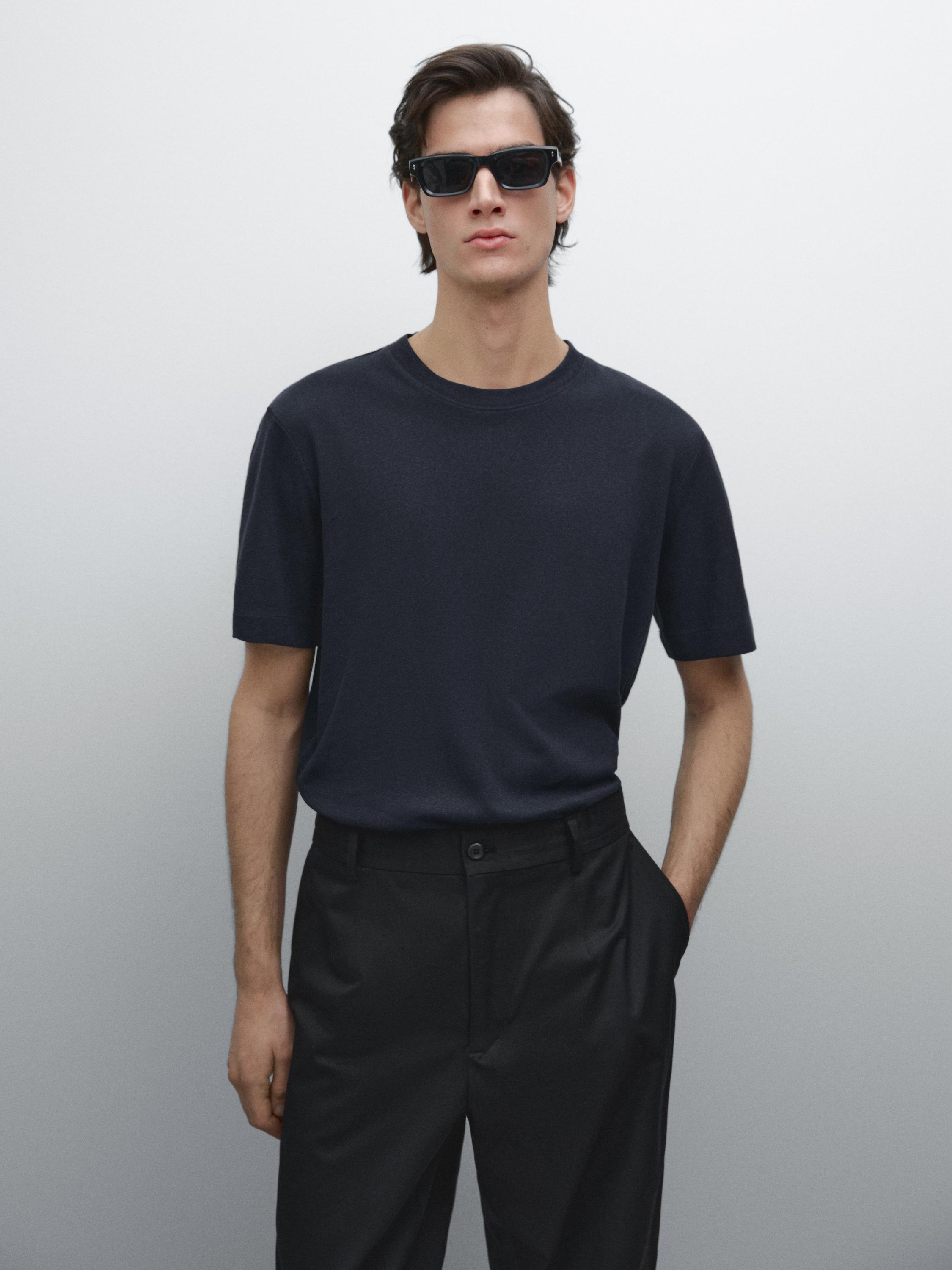 Short sleeve linen and cotton blend T-shirt