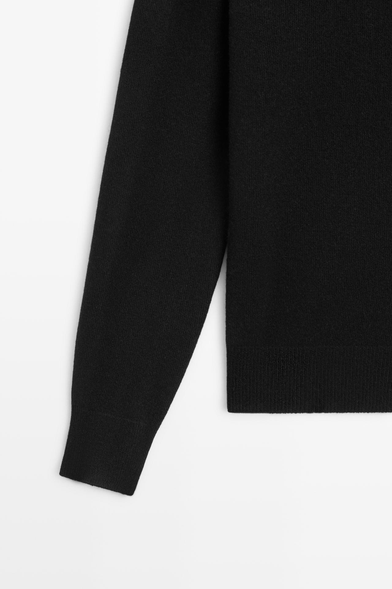Wool blend crew neck knit sweater — BLACK