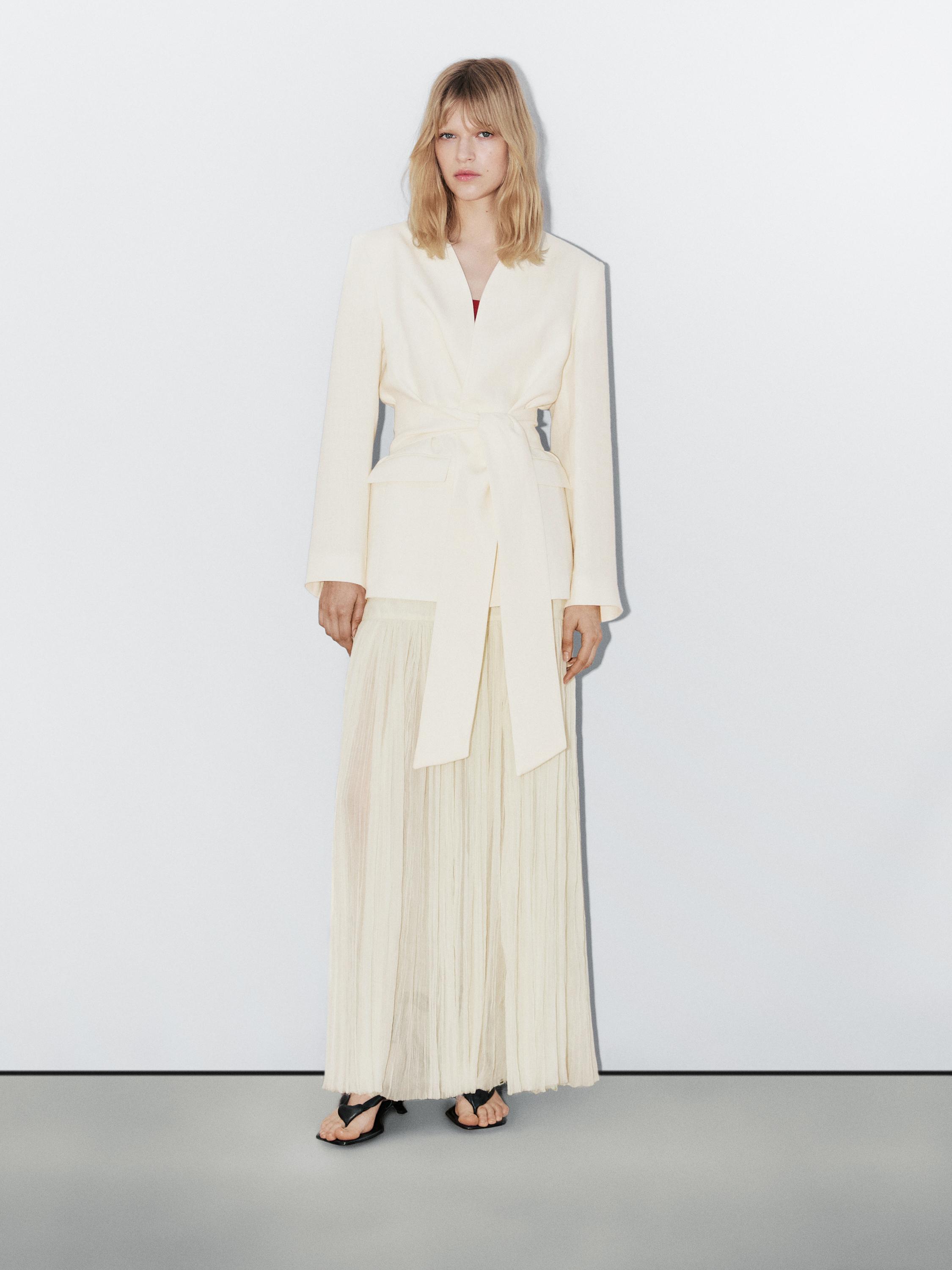 Κοντό σακάκι με λεπτομέρεια μαντίλι από 100% λινό - STUDIO