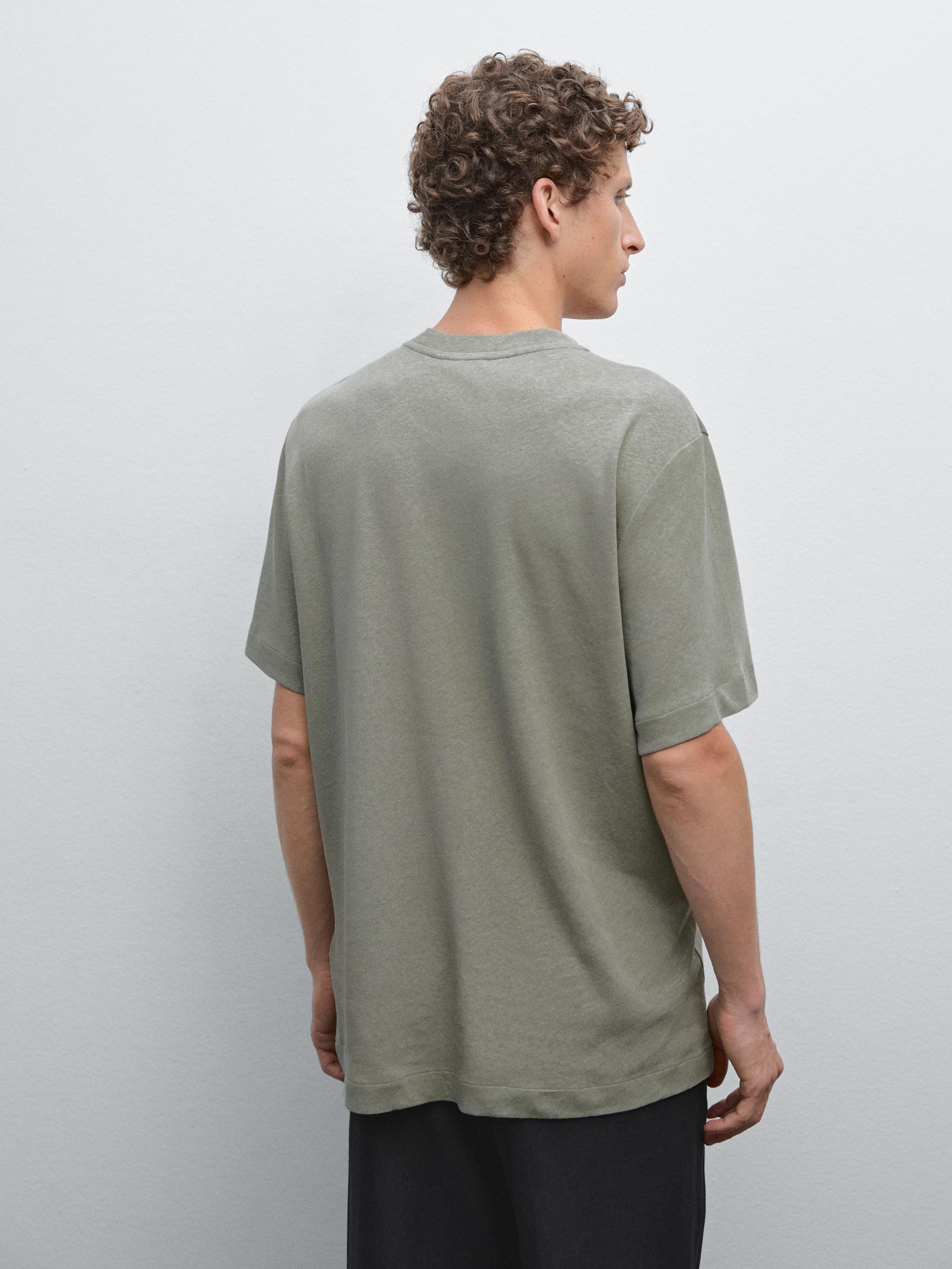 Short-sleeved T-shirt with linen
