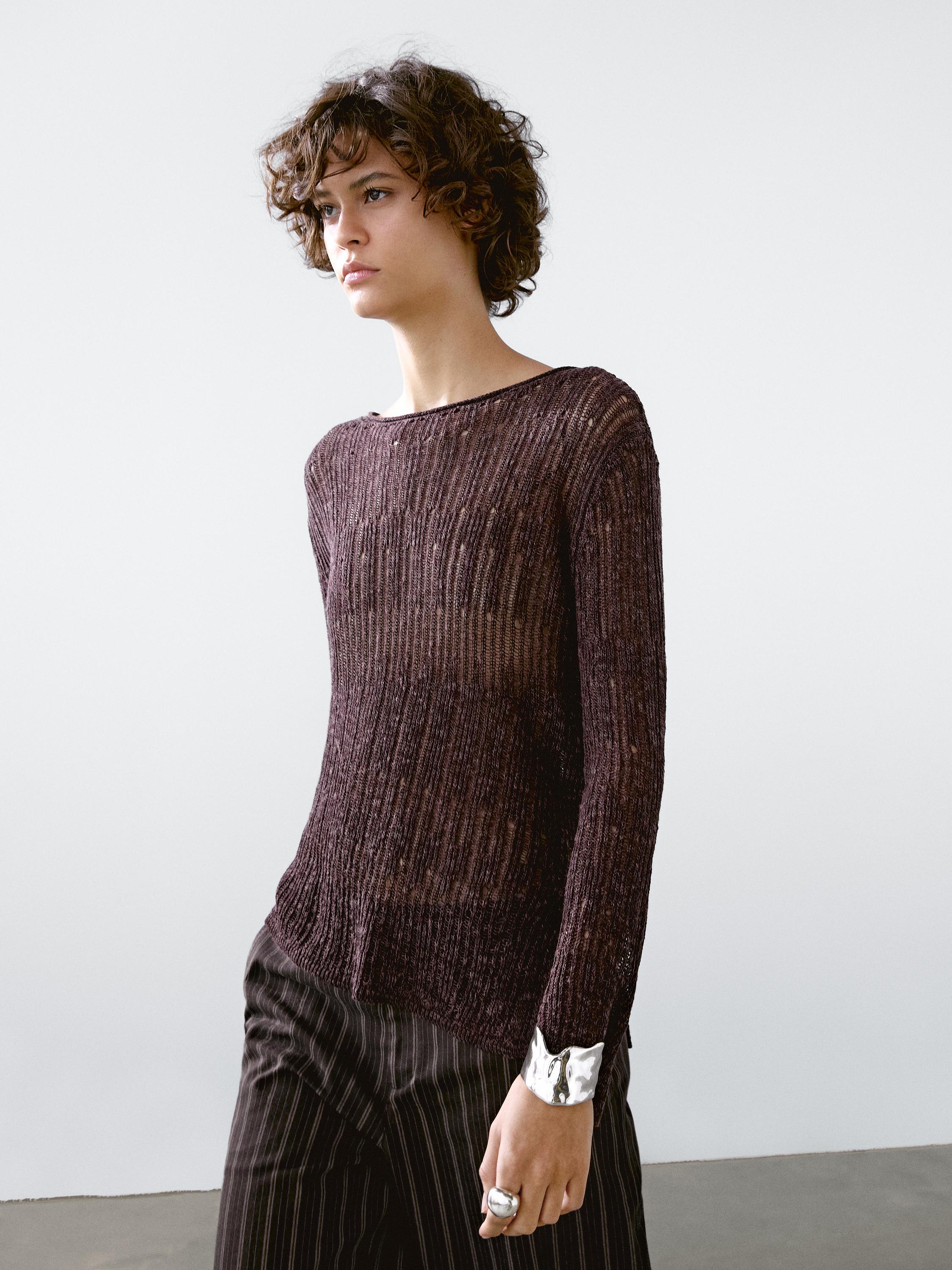 Pull en maille ajourée asymétrique