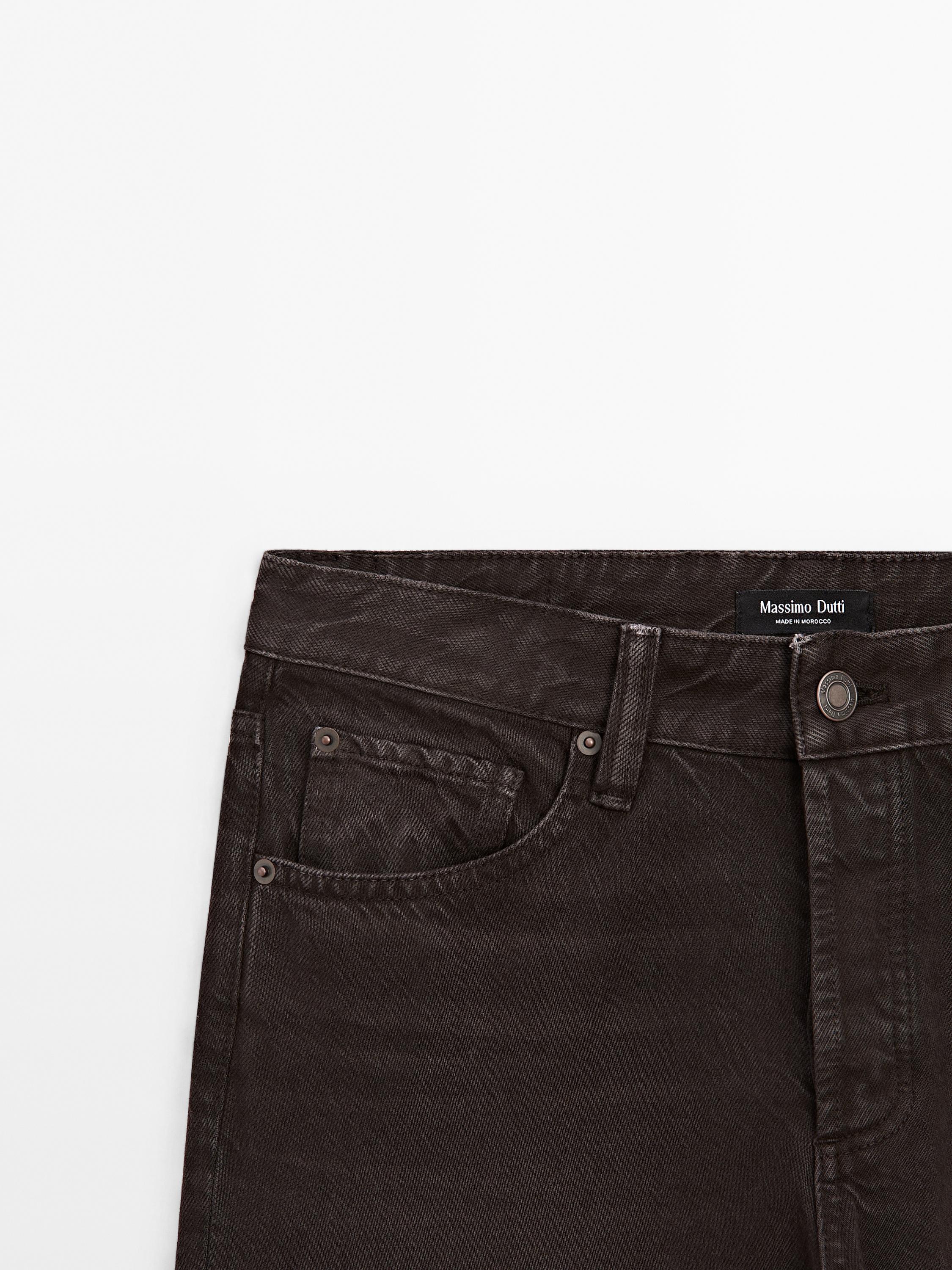 Mid-waist wide-leg jeans