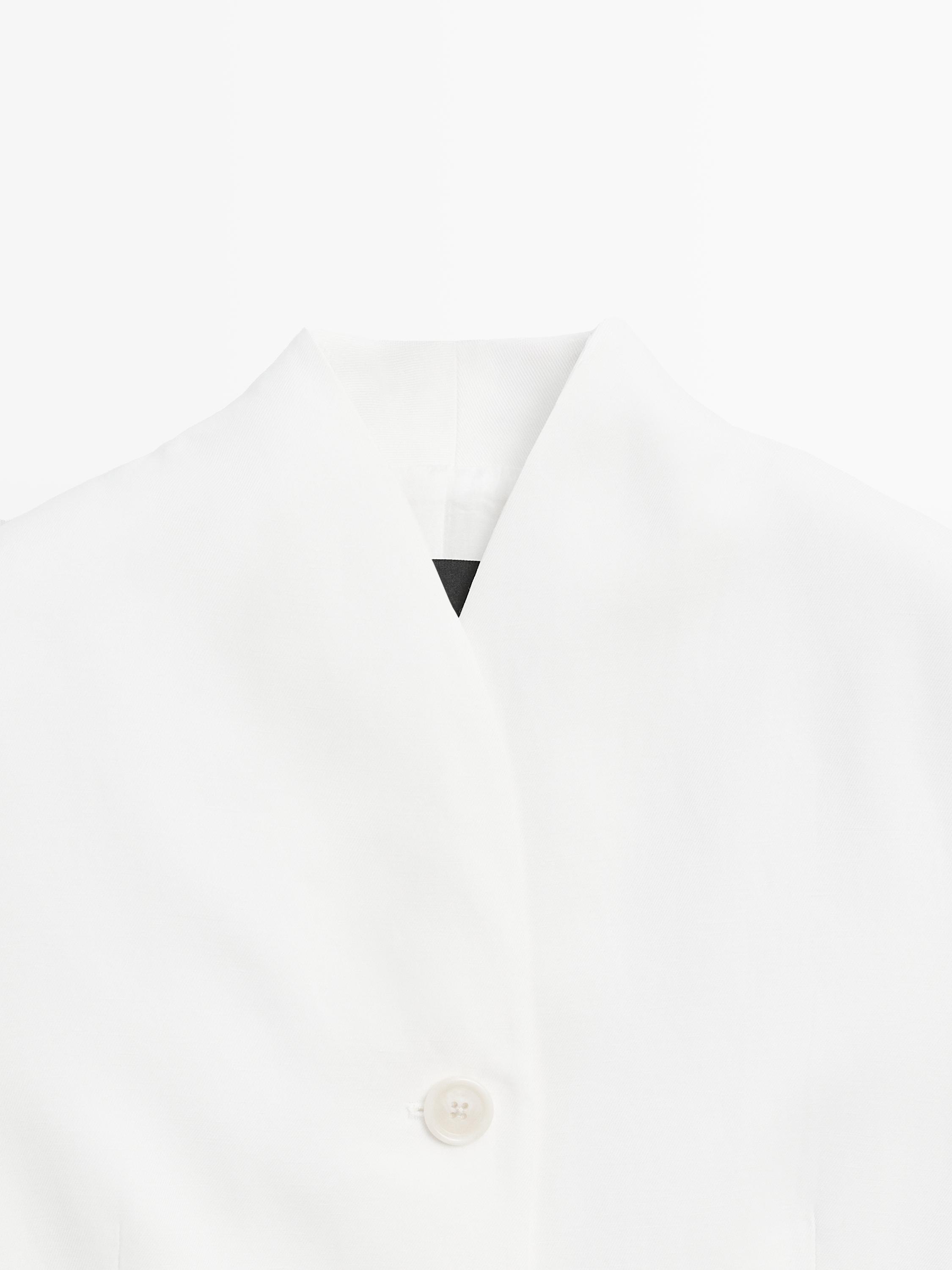 Veste de tailleur à col roulé