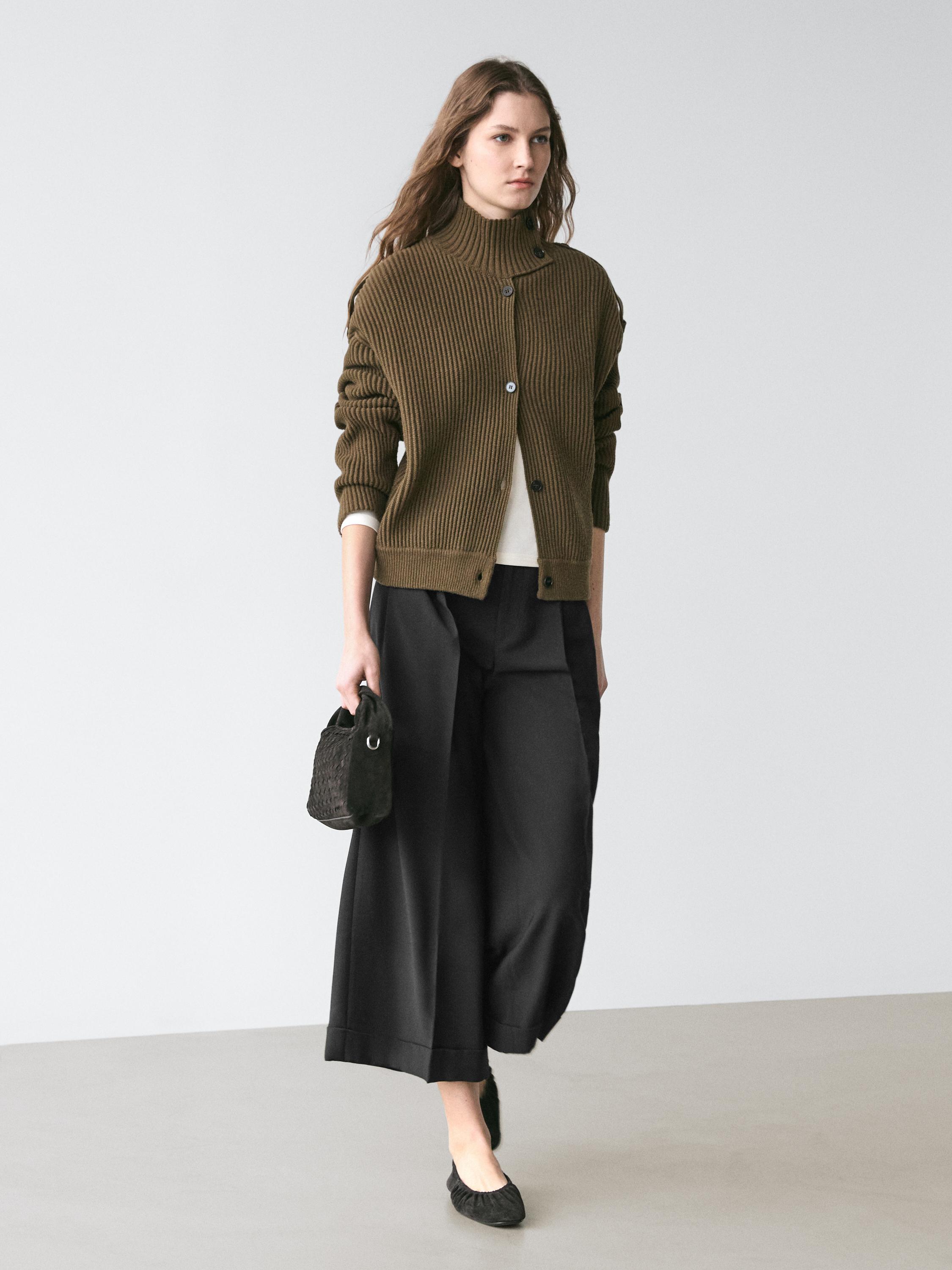 Flowing trousers with darts — BLACK