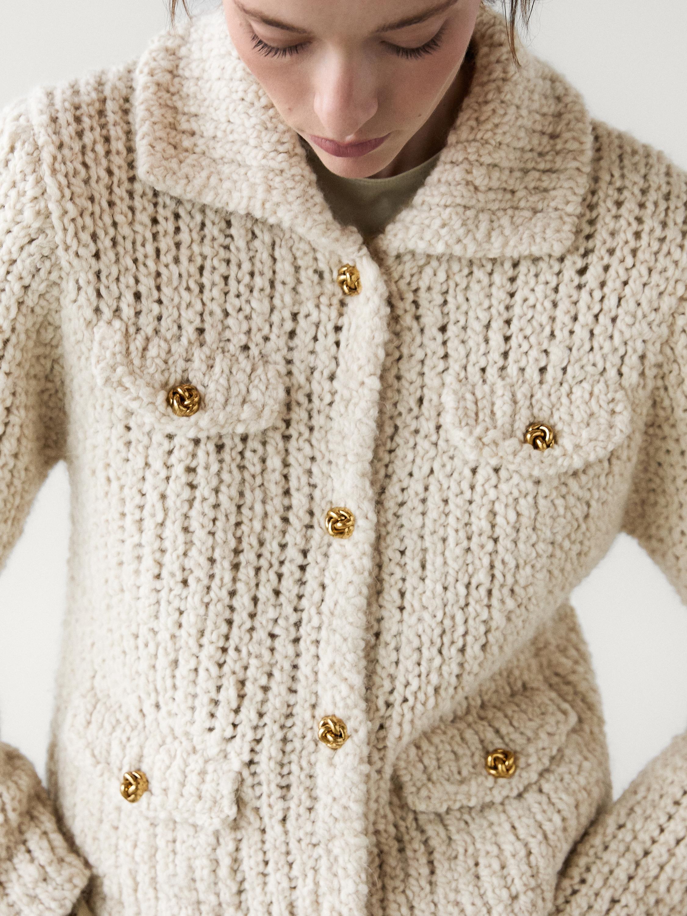 Knit cardigan with pocket details