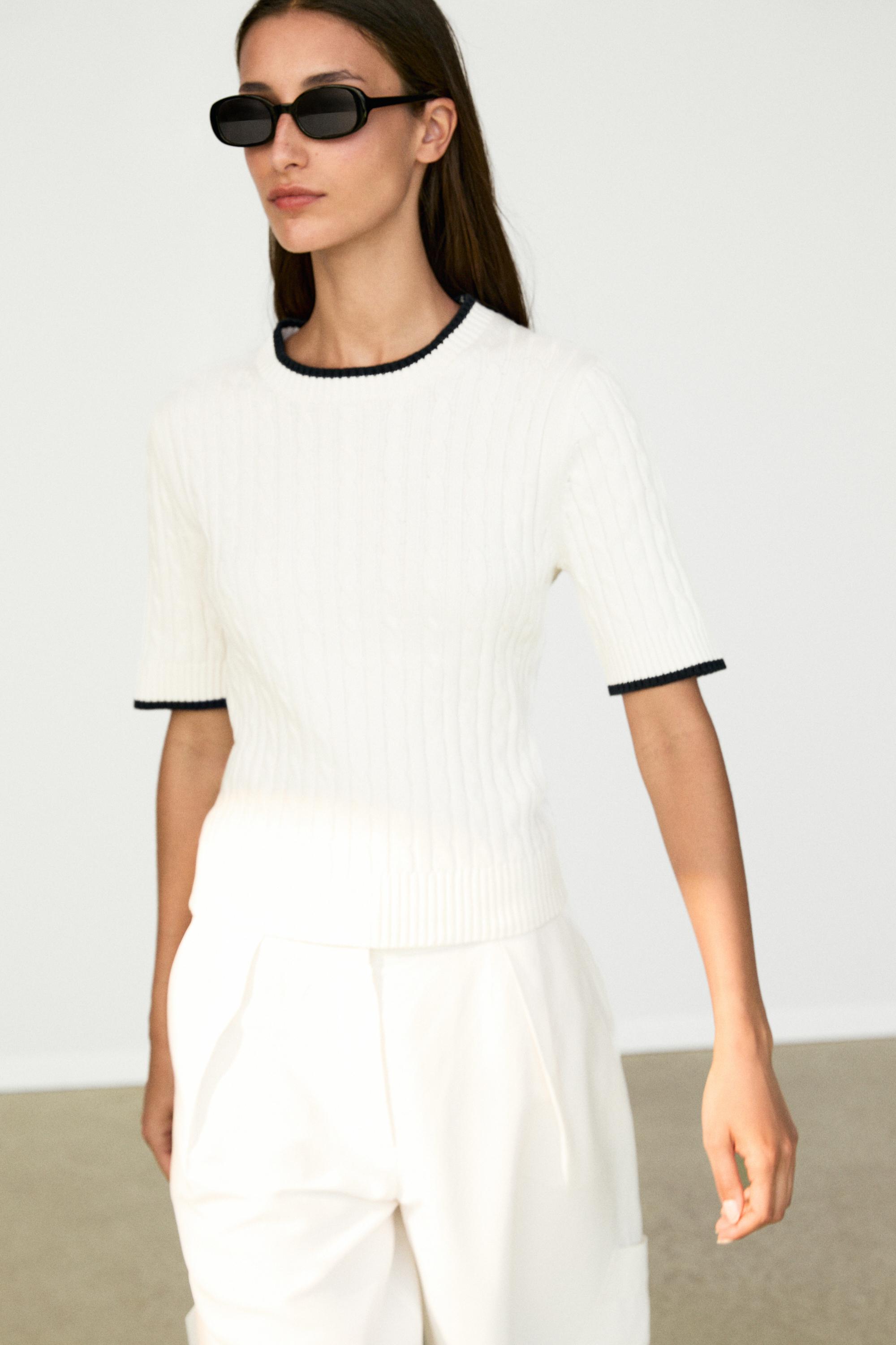 Kurzärmeliger Strickpullover mit Zopfmuster