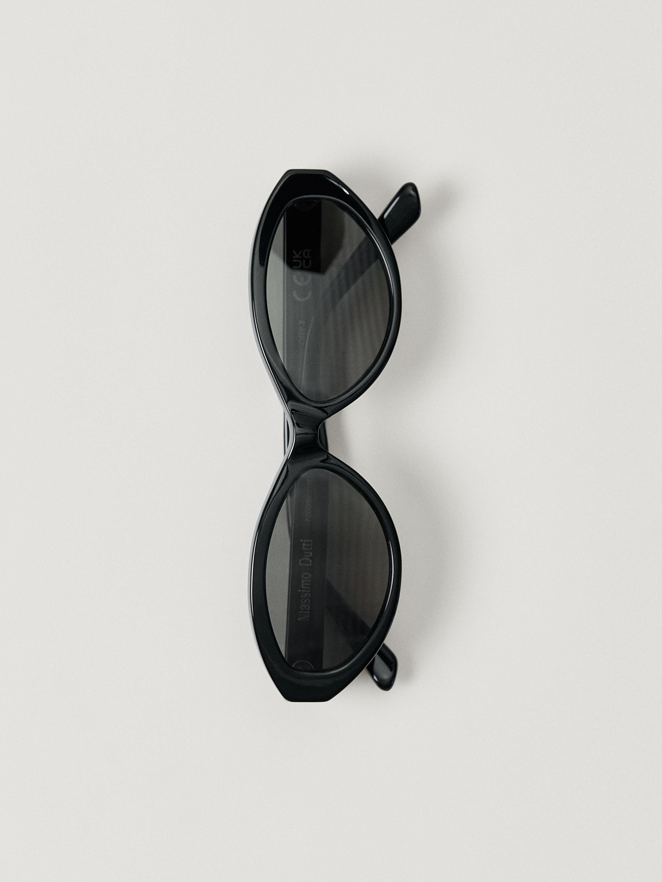 Gafas de sol pequeña ovalada