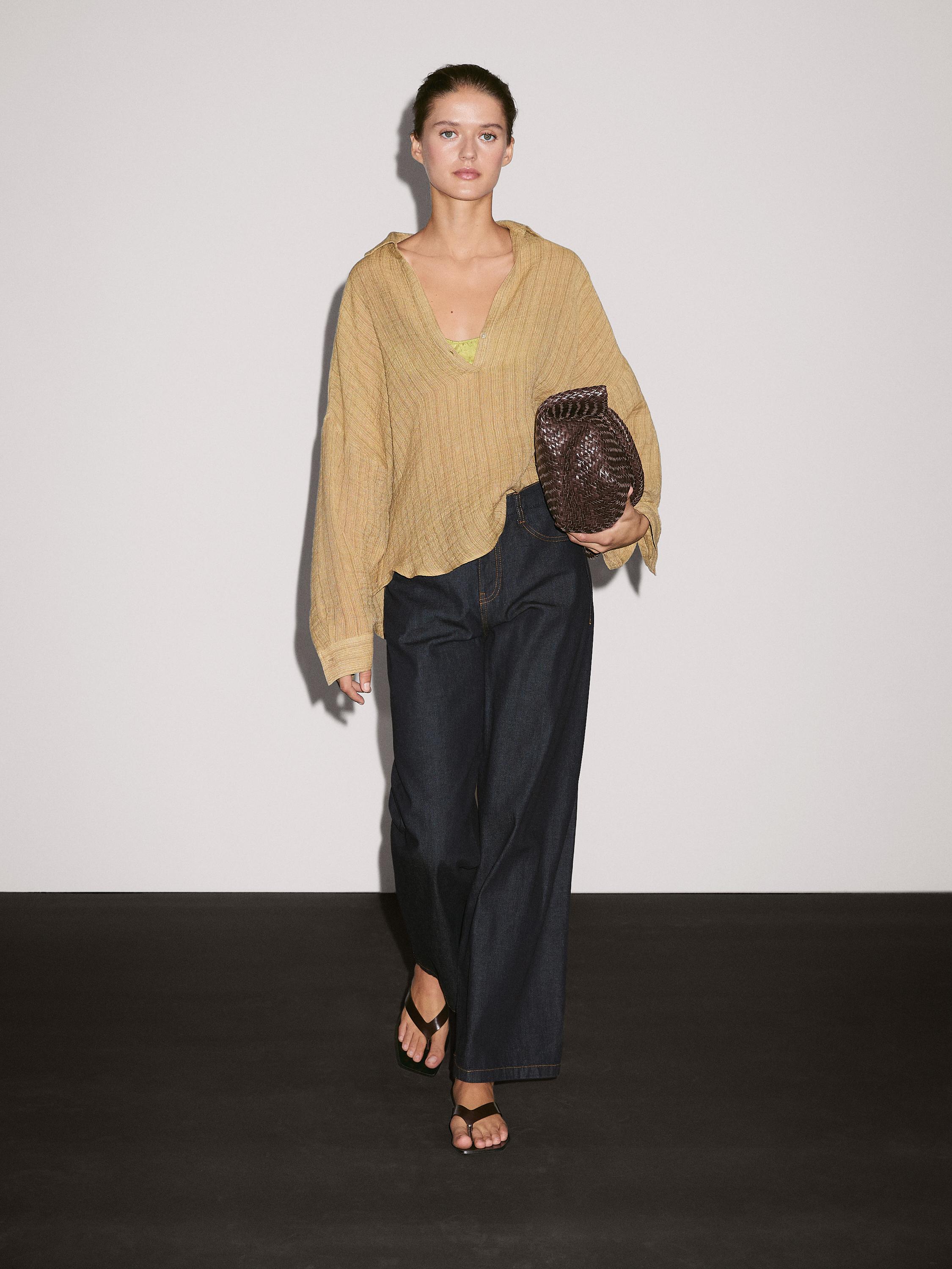 100% cotton mid-rise wide-leg jeans