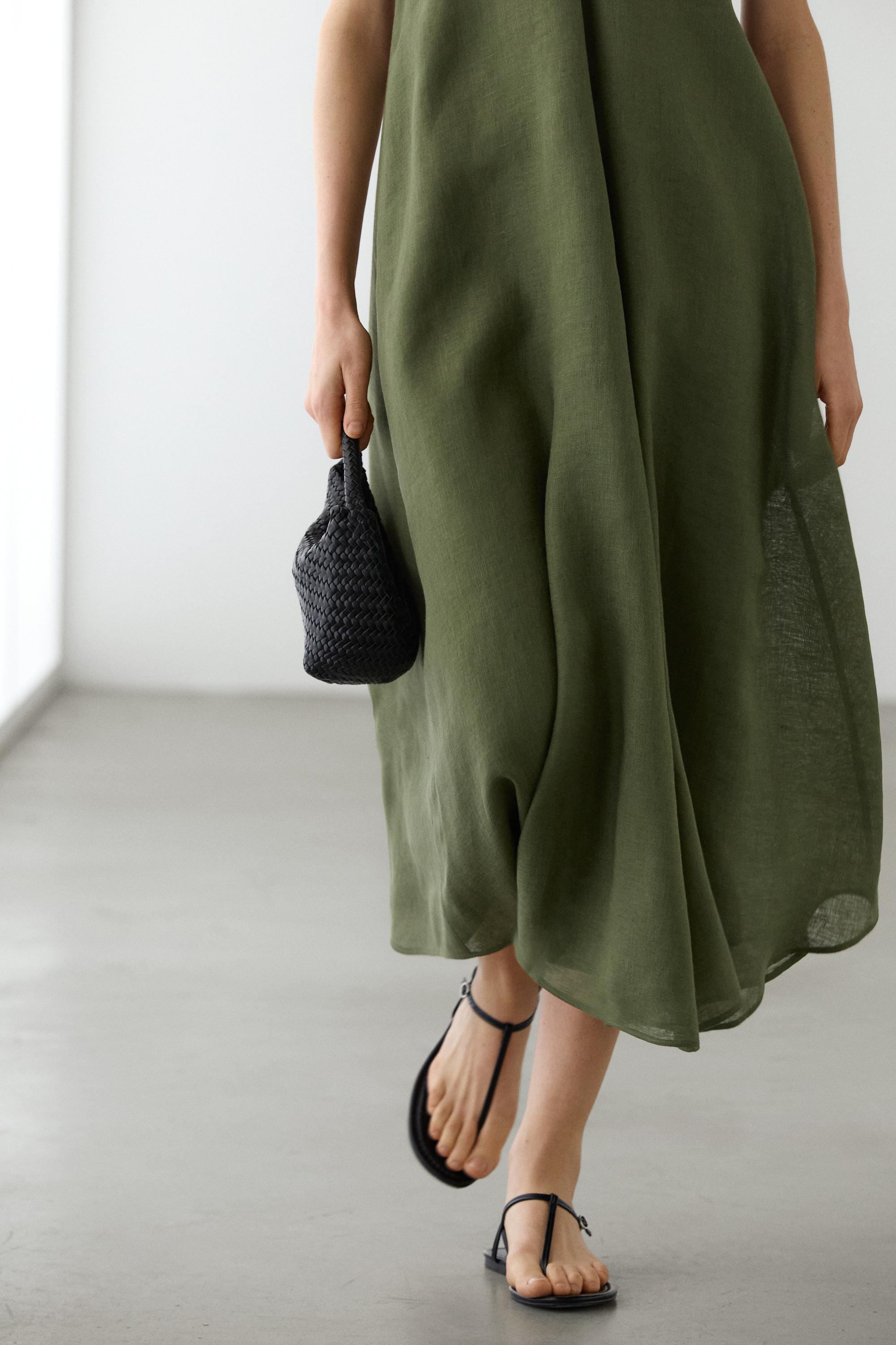 Flowing midi dress with thin straps Green Dress | Massimo Dutti Flowing midi dress with thin straps Green Dress | Massimo Dutti