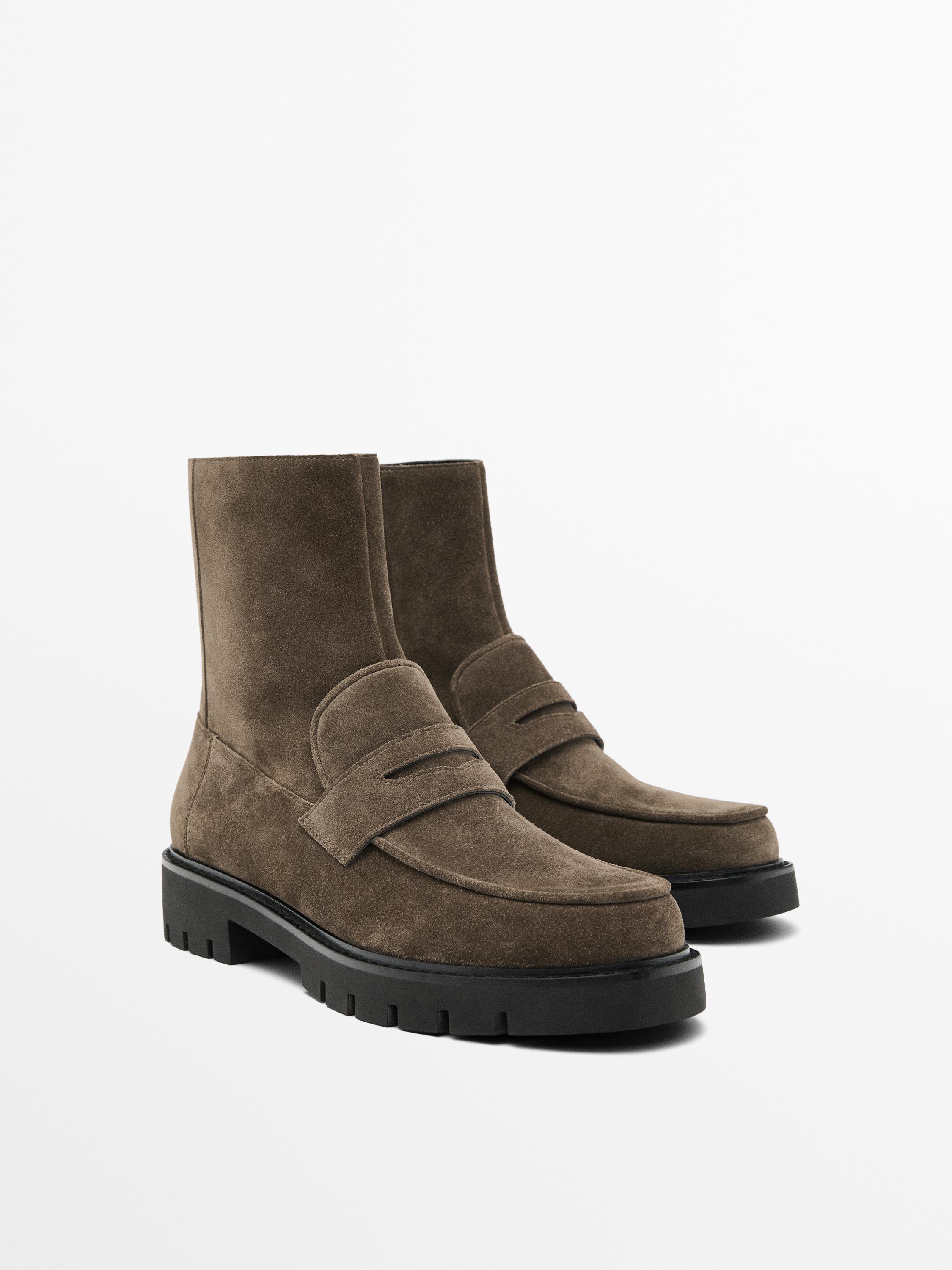 Track sole flat ankle boots