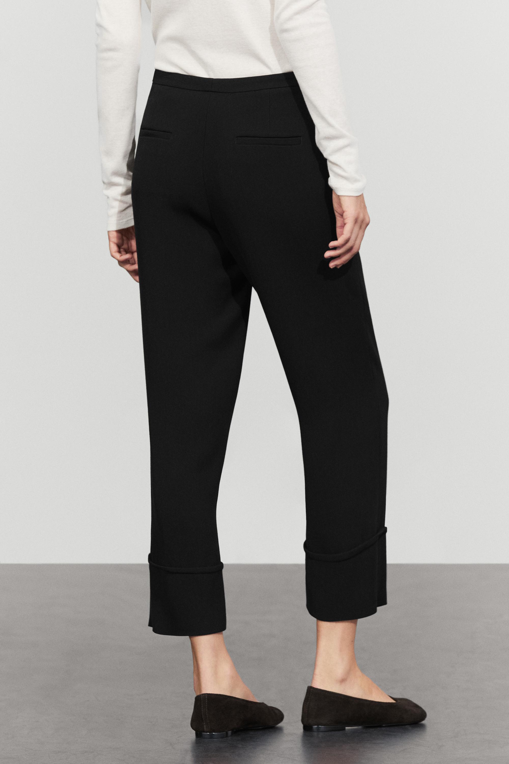 Cuffed capris — BLACK