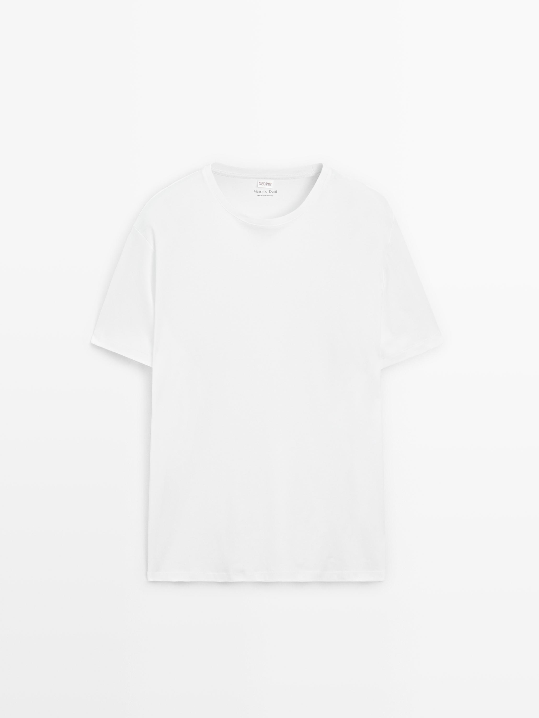 Pyjama avec T-shirt à manches courtes et pantalon à rayures