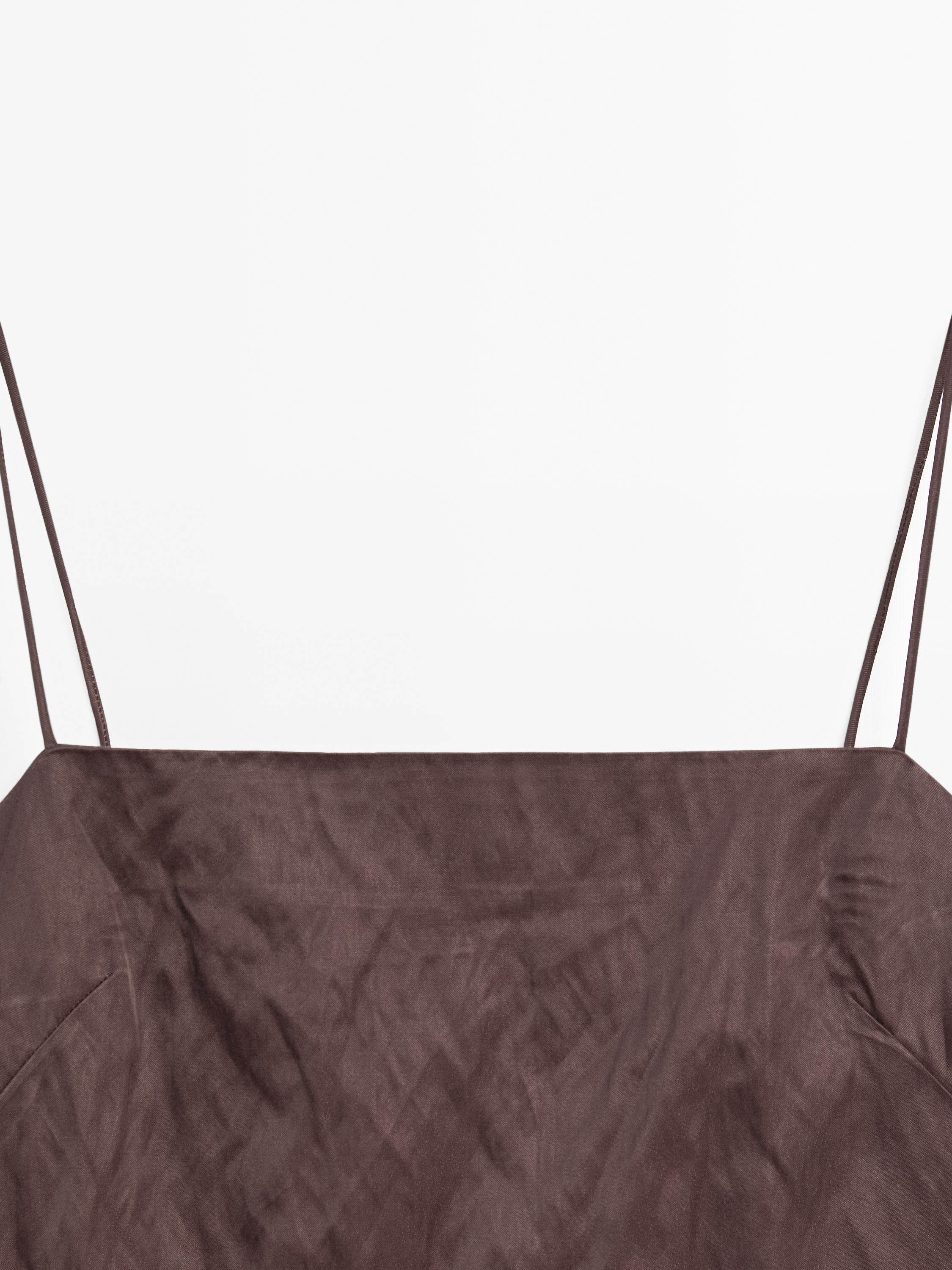 Μίνι φόρεμα με λεπτομέρεια δαντέλα