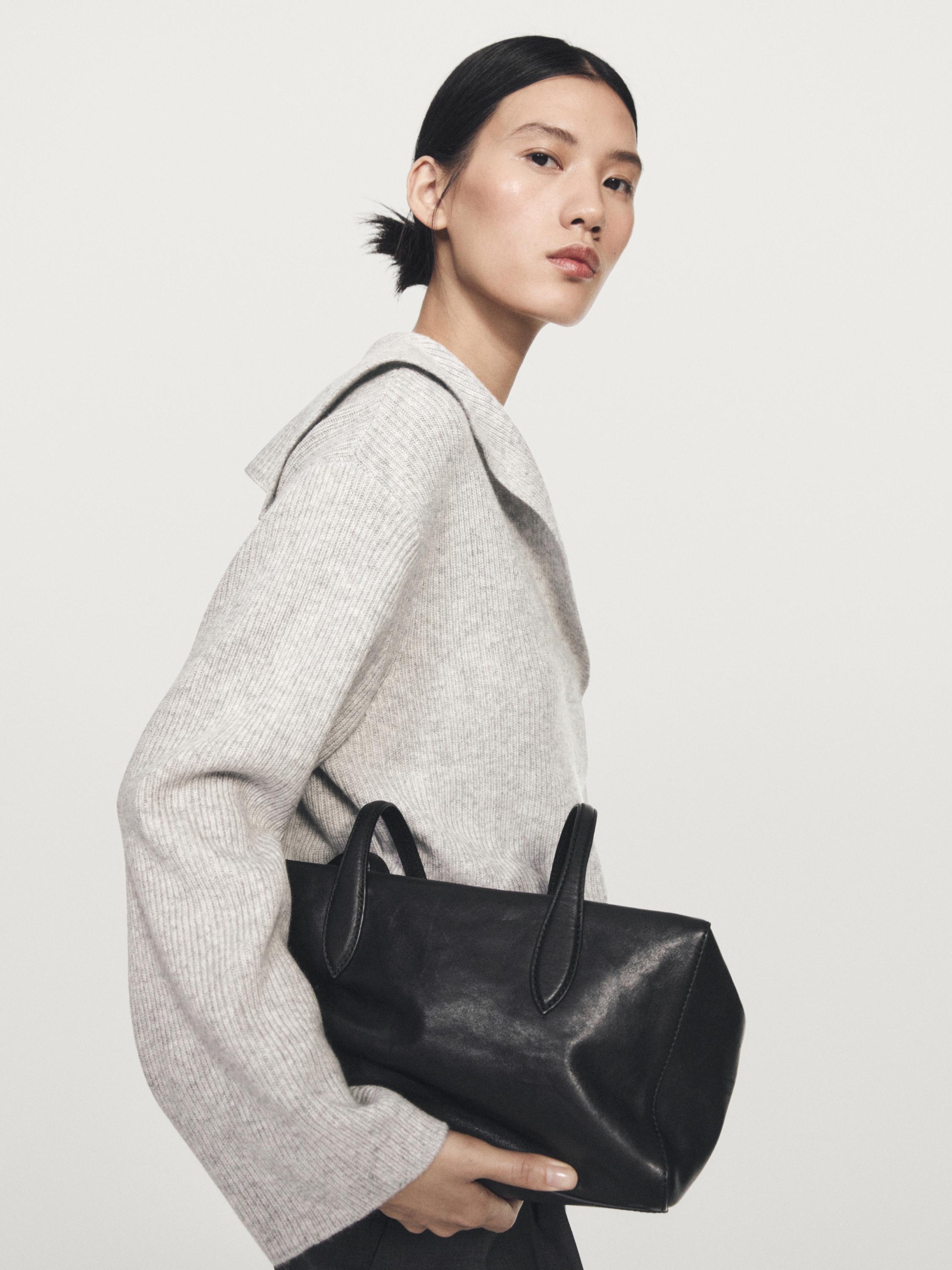 라펠 칼라 V넥 니트 스웨터