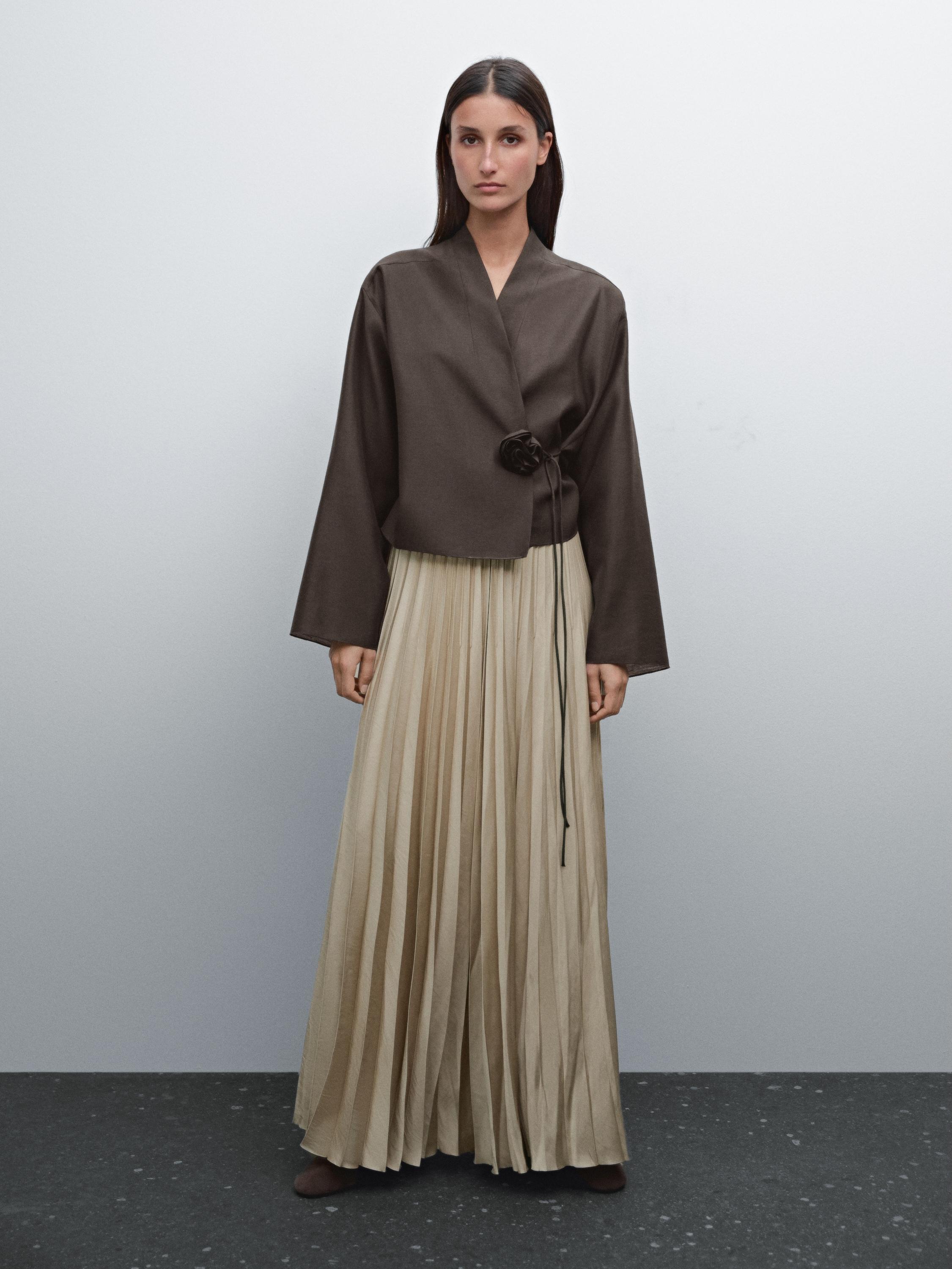 Fluid satin pleated skirt