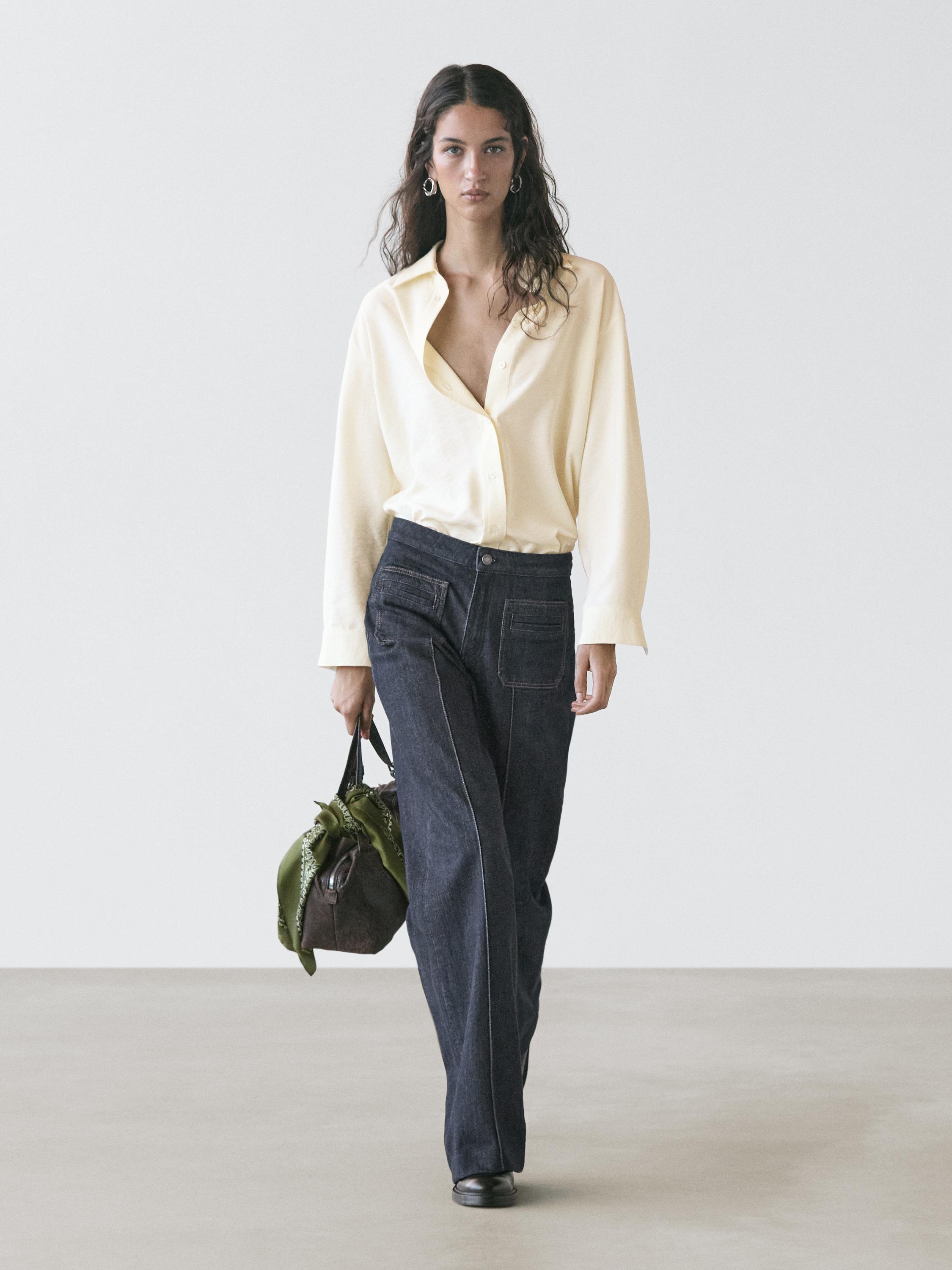 High-waisted flare fit jeans with pockets