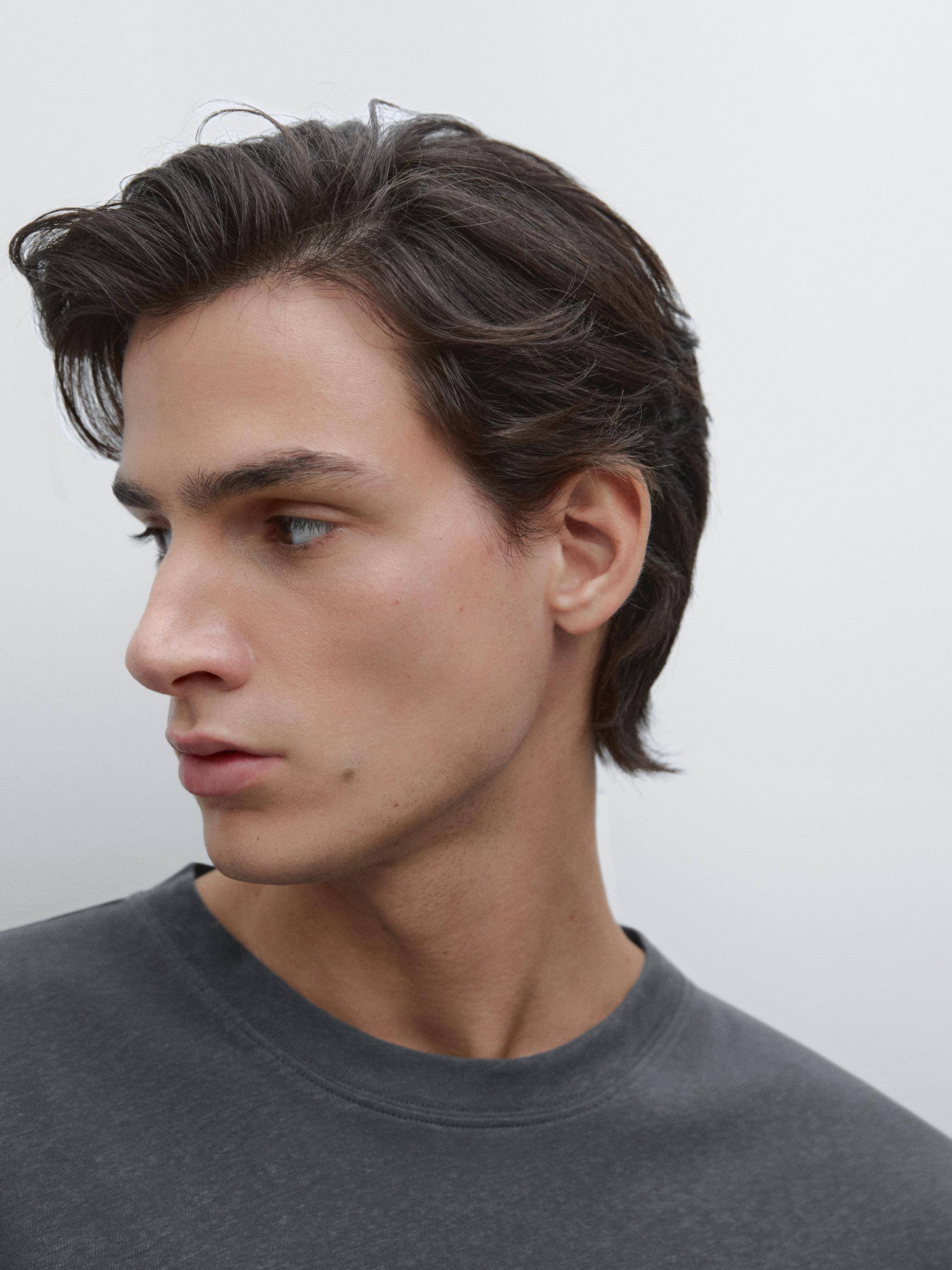 Short-sleeved T-shirt with linen