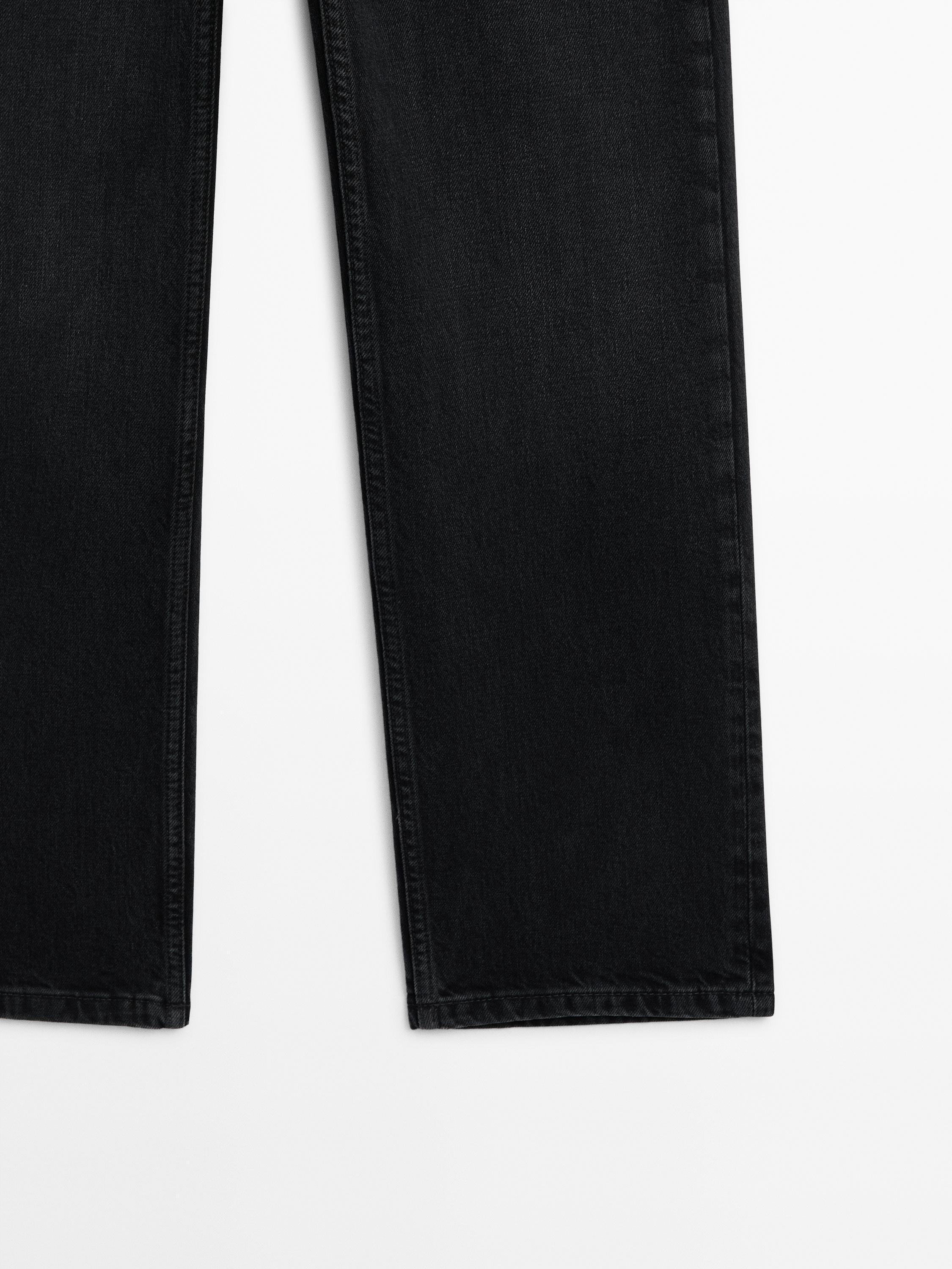 Mid-rise straight-leg comfort jeans