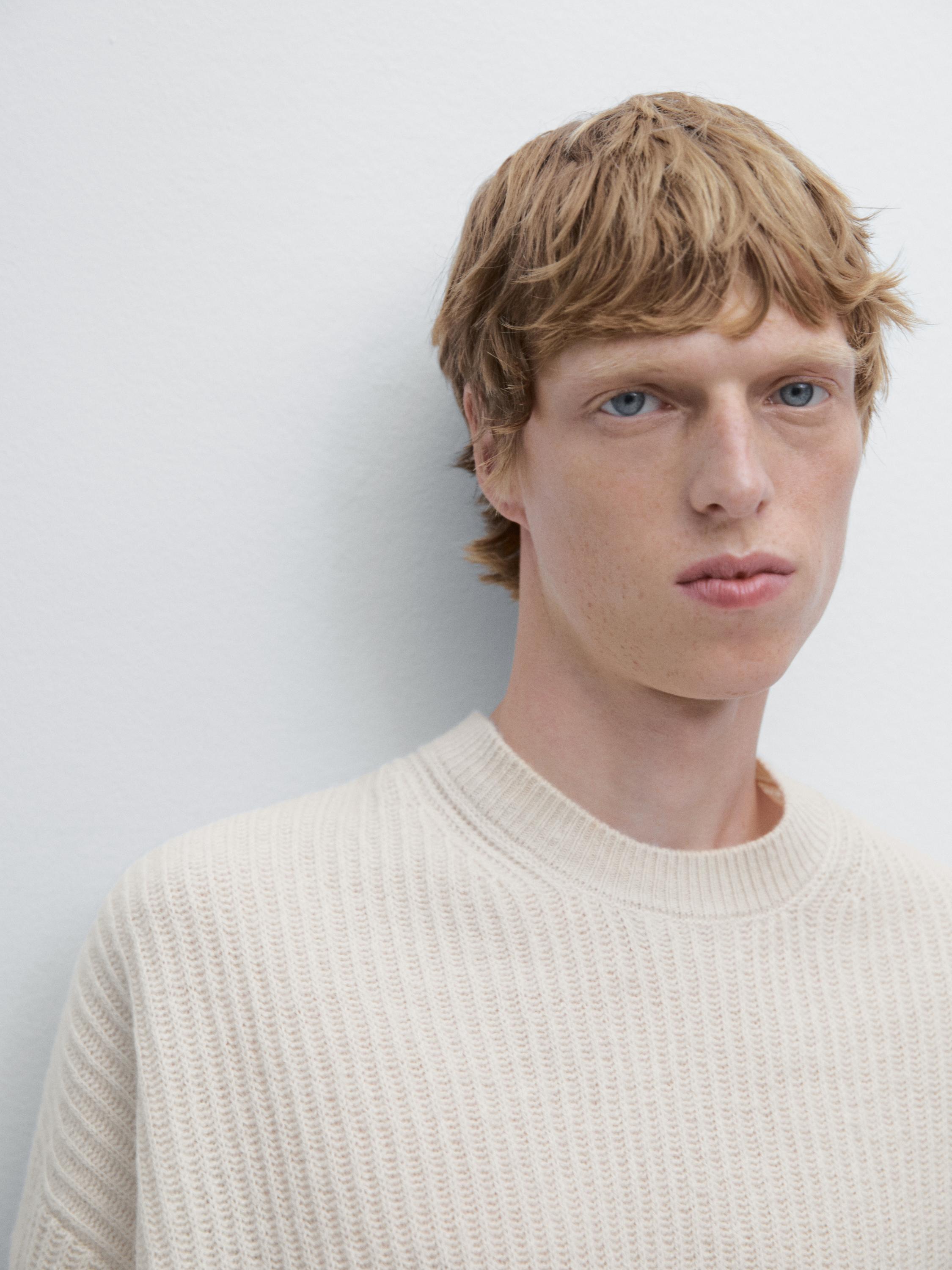 Crew neck ribbed sweater