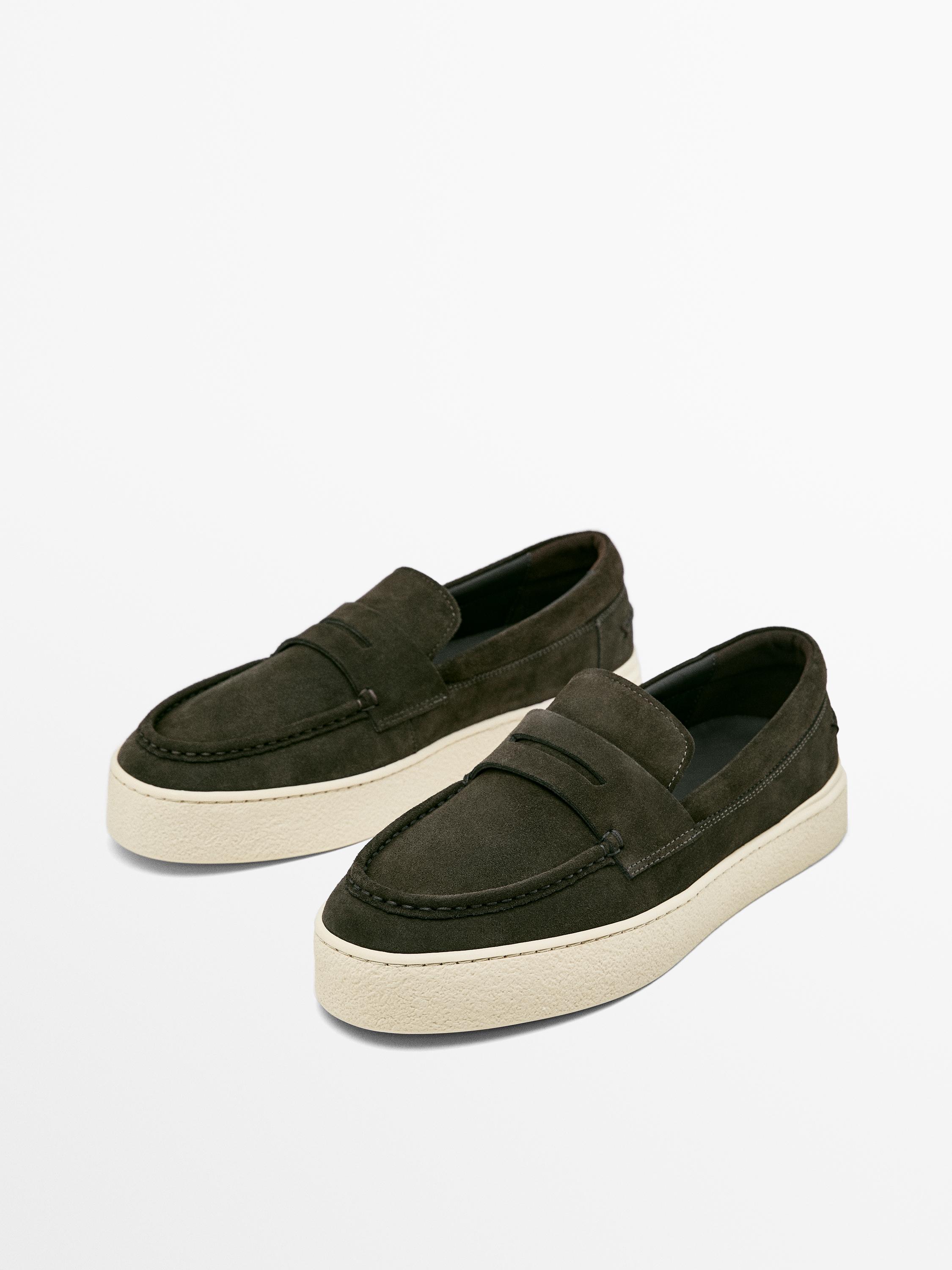 Mocassins souples en croûte de cuir avec patte