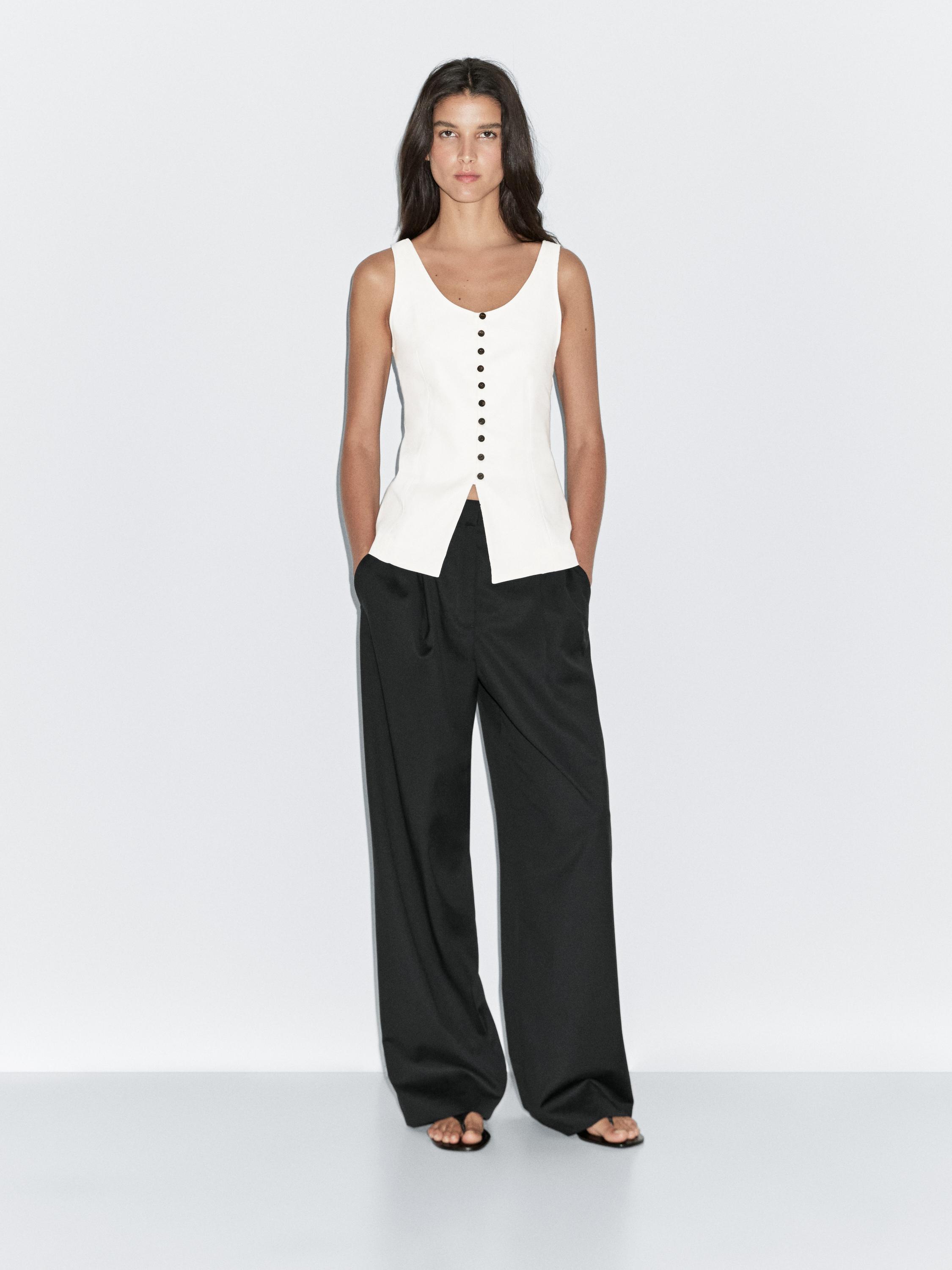 Linen blend top with buttons