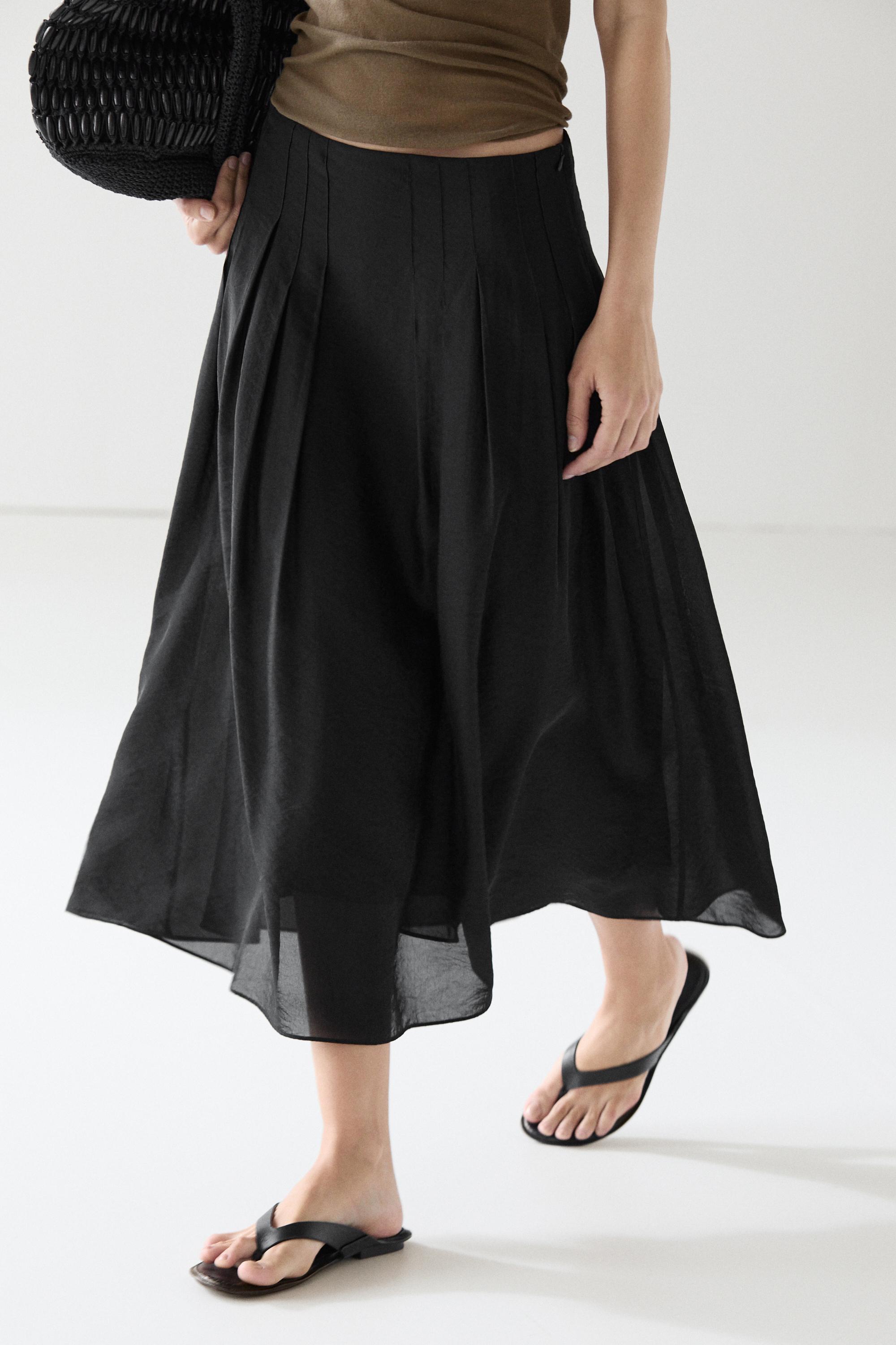 Flowing midi skirt with pintucks  Black  Skirt | Massimo Dutti